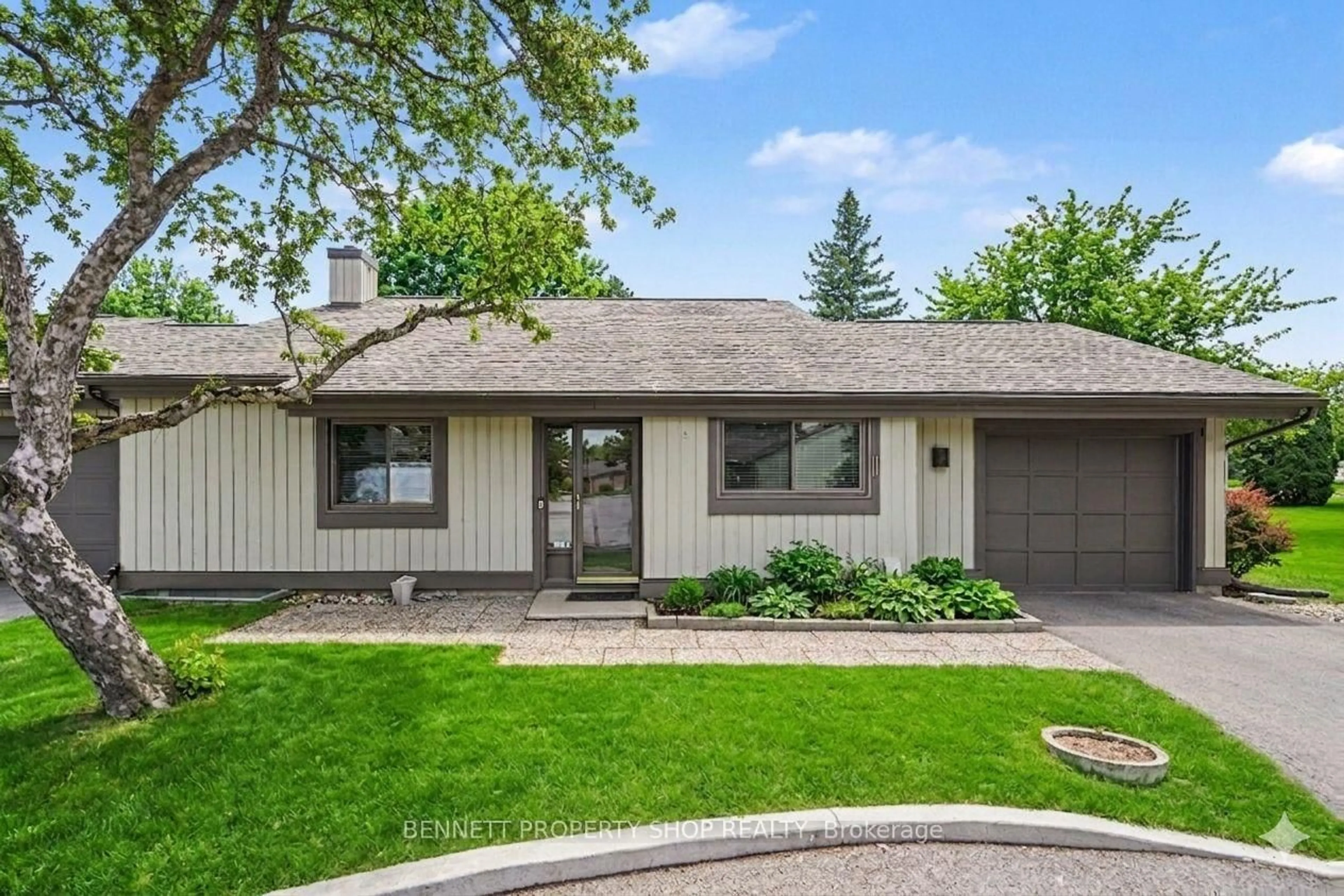 Home with vinyl exterior material, street for 12 Laurel Valley Crt, Ottawa Ontario K2S 1B9