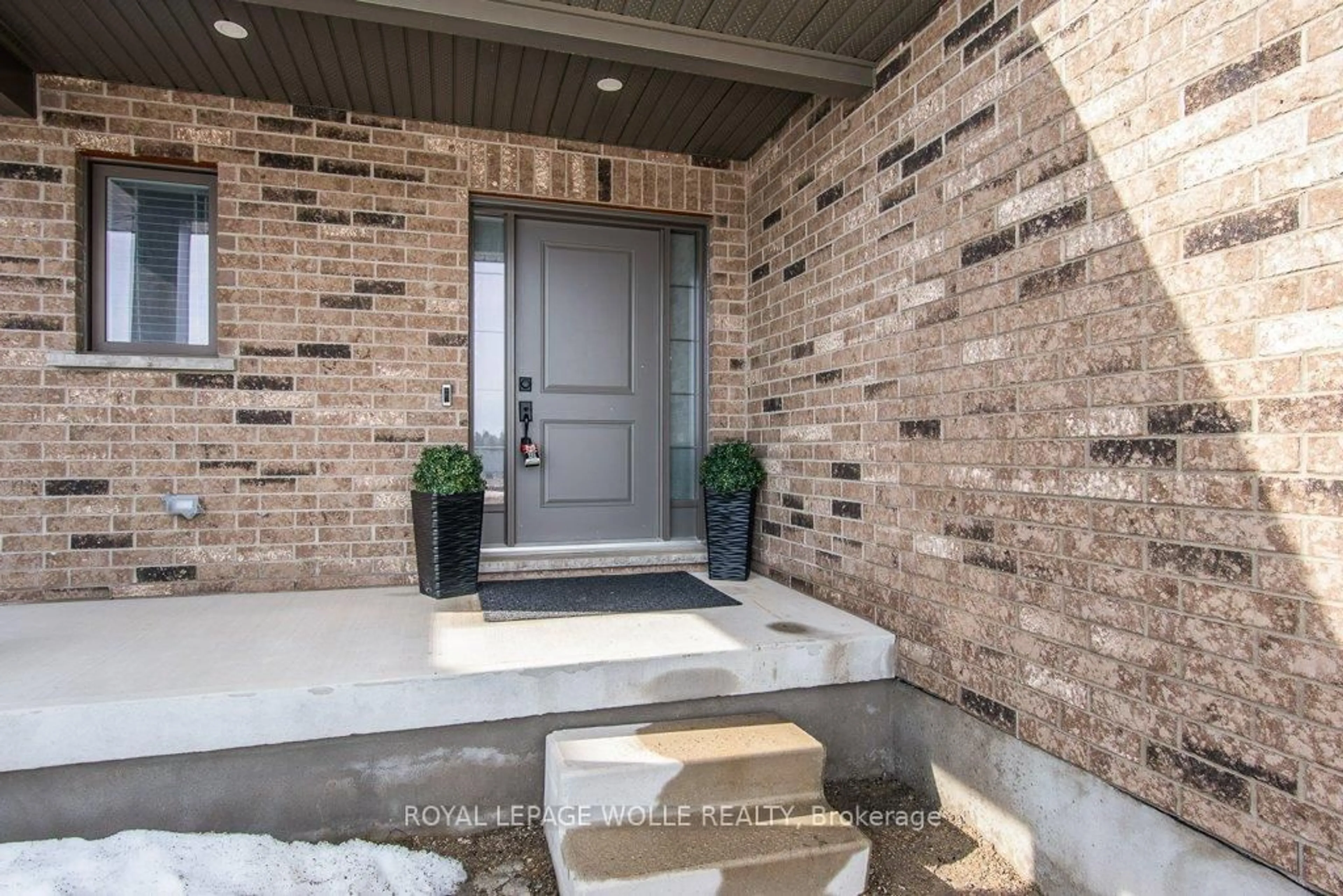 Indoor entryway for 95 PUGH St, Perth East Ontario N0K 1M0