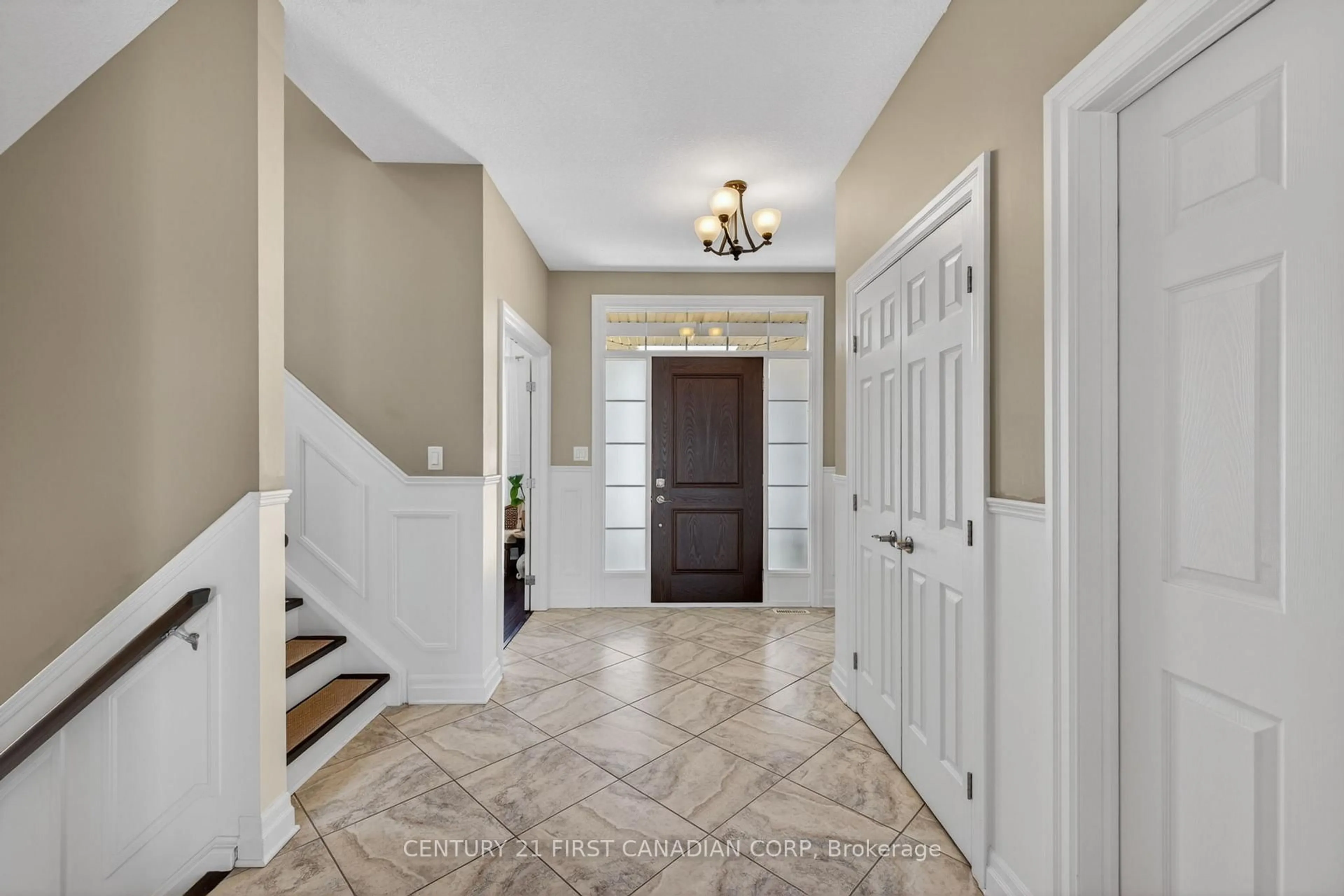 Indoor entryway for 63 Fieldstone Cres, Middlesex Centre Ontario N0L 1R0