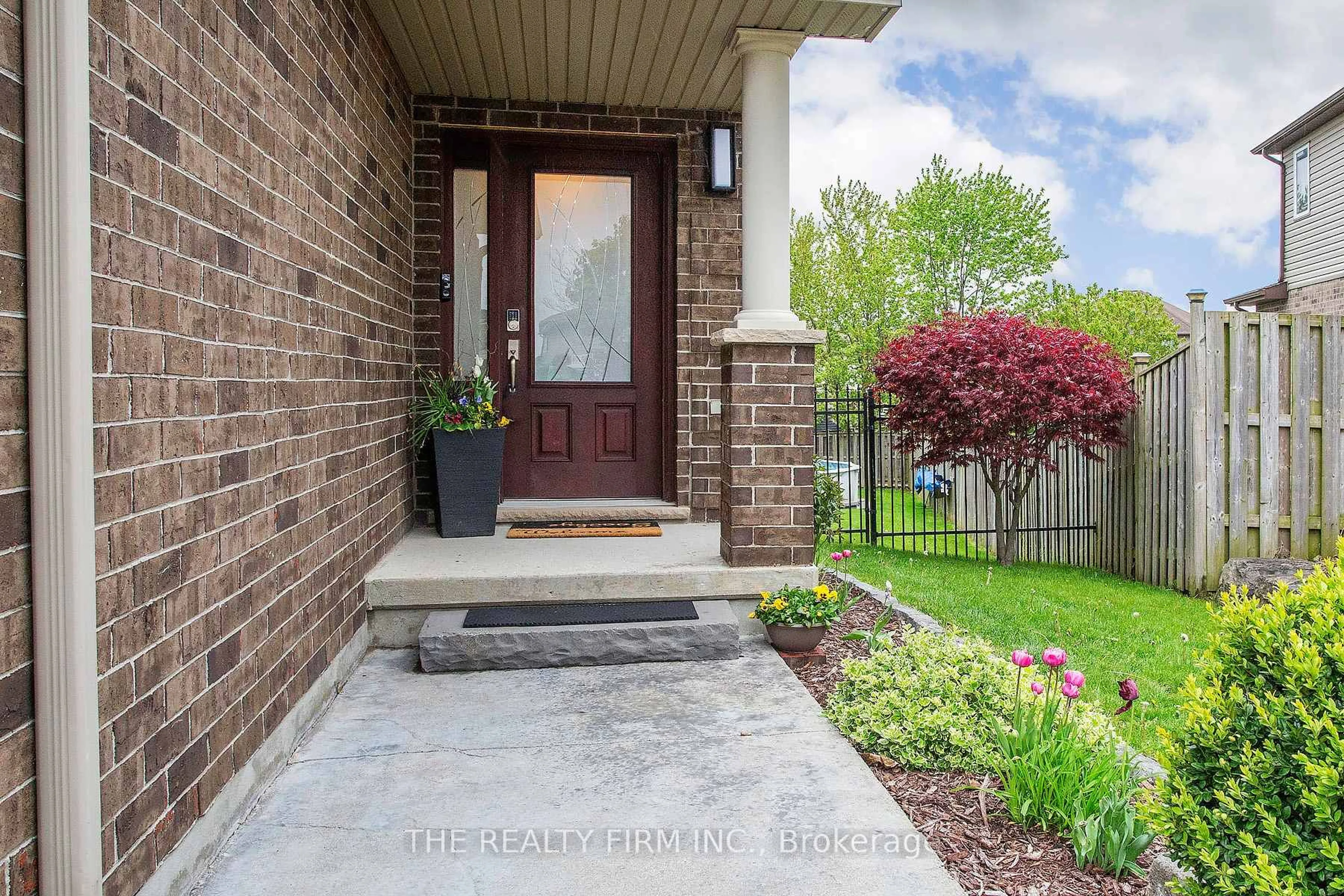 Unknown for 2237 Cardinal Crt, London South Ontario N6M 0C2