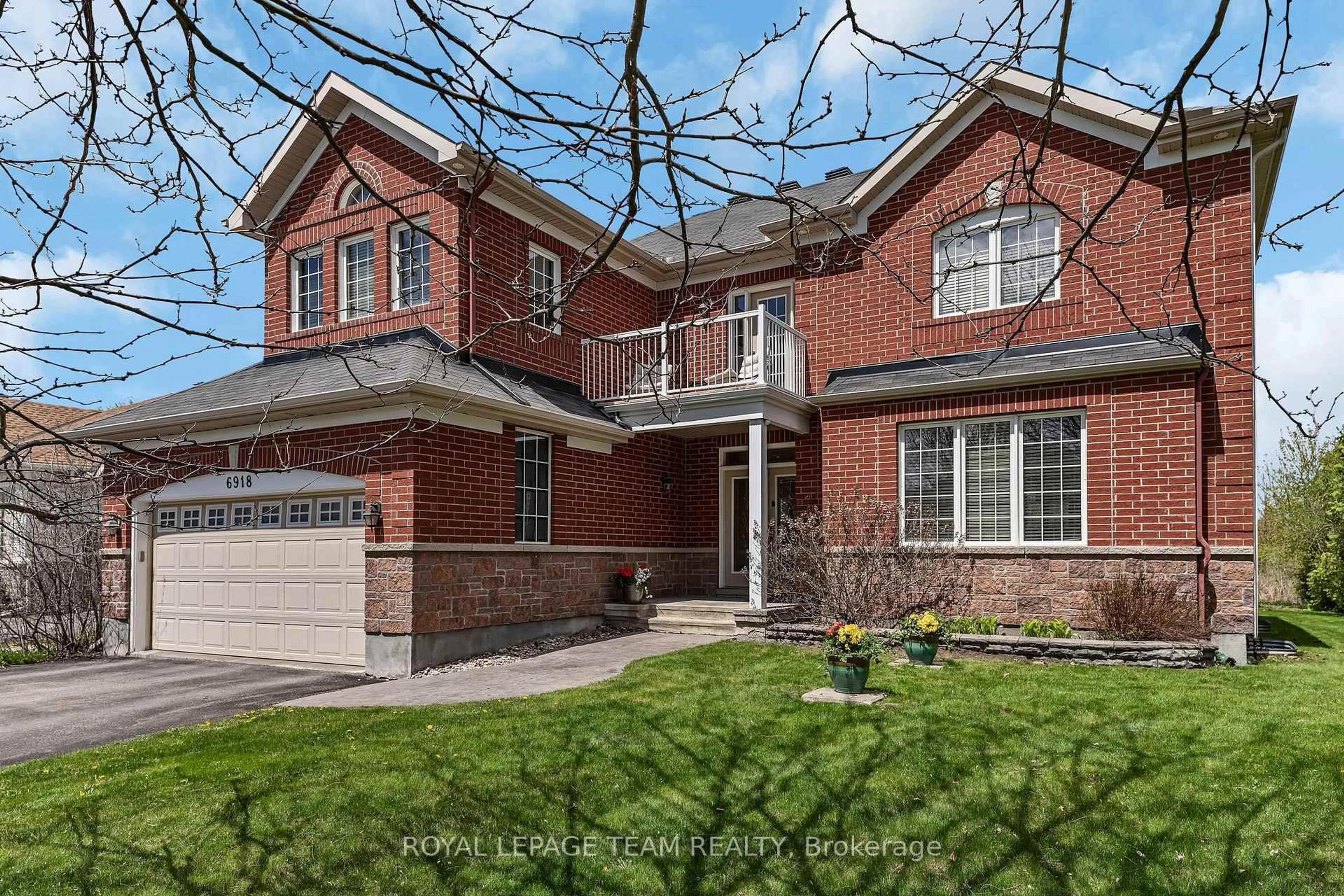 Home with brick exterior material, street for 6918 Mary Anne Dr, Greely Ontario K4P 0C1