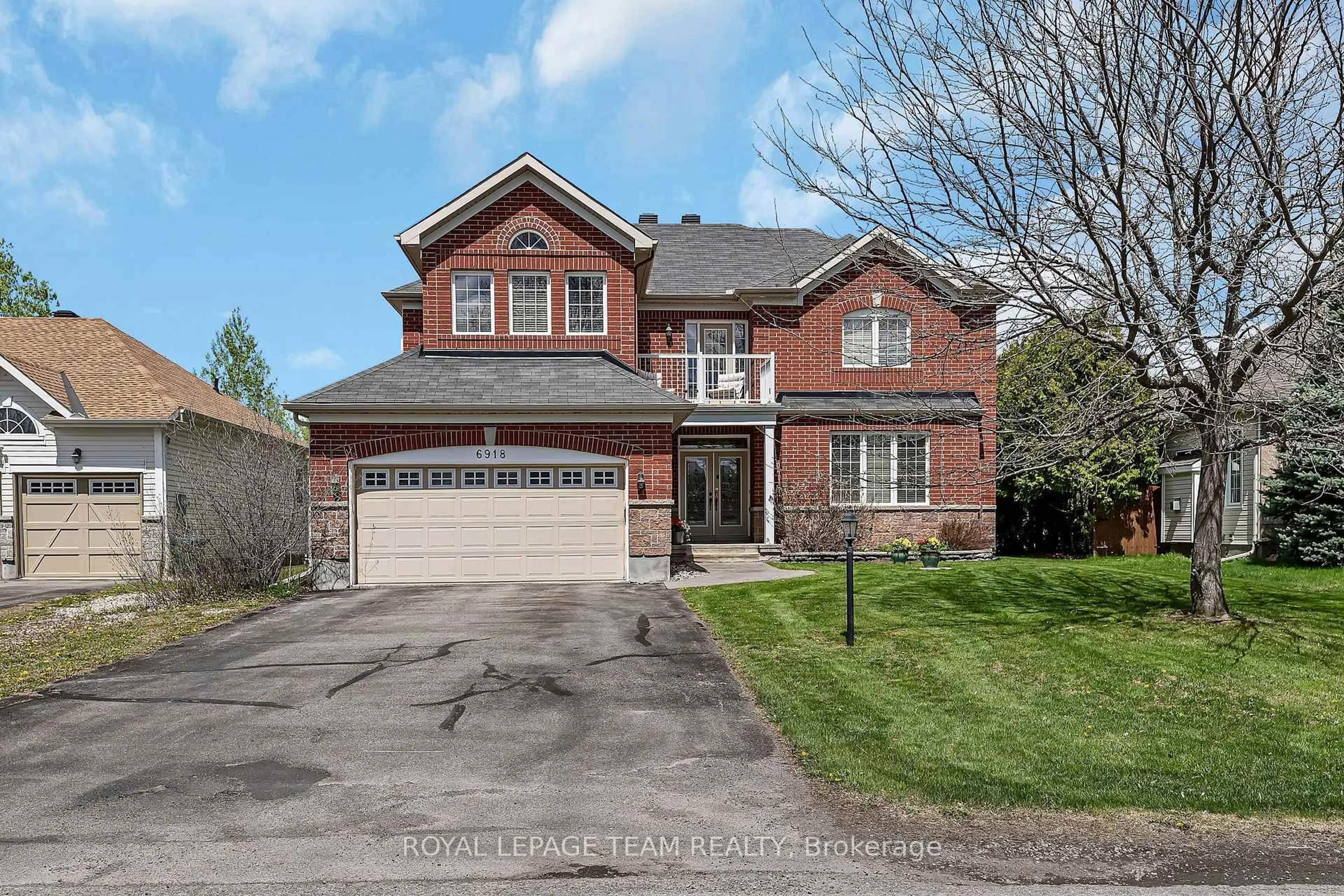 Home with brick exterior material, street for 6918 Mary Anne Dr, Greely Ontario K4P 0C1
