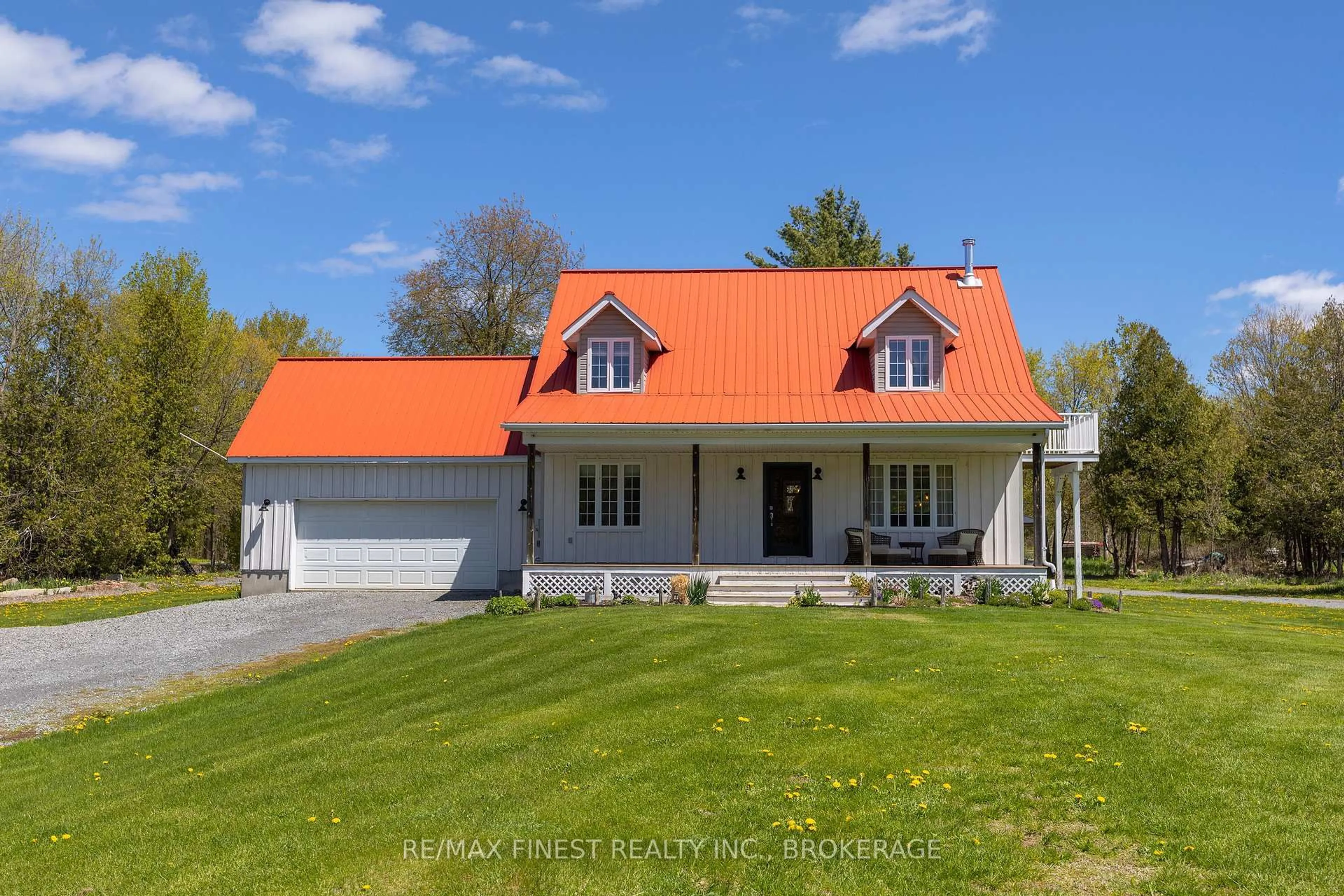 A pic from outside/outdoor area/front of a property/back of a property/a pic from drone, street for 2987 Ernie Rd, Battersea Ontario K0H 1H0