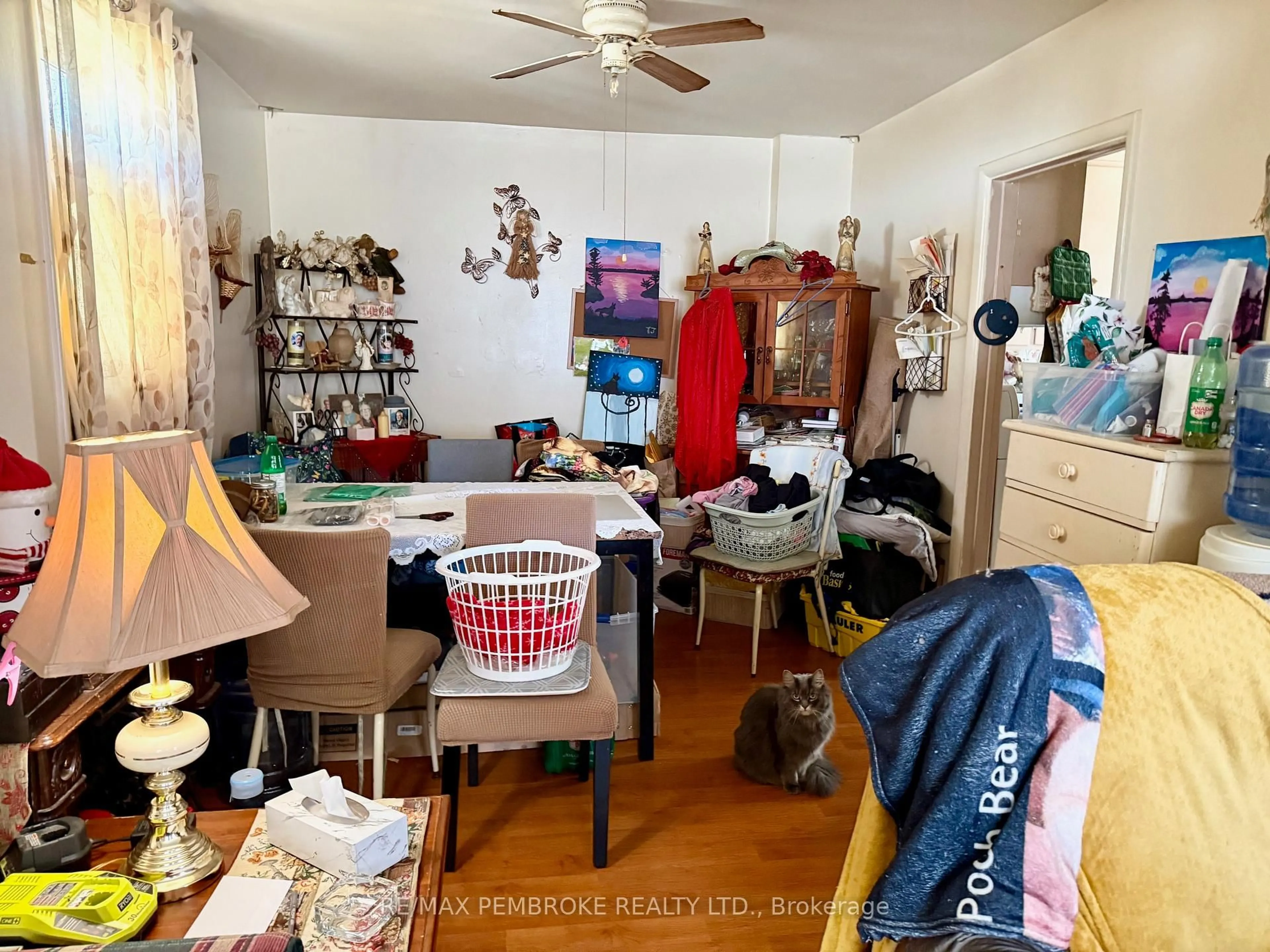 A pic of a room for 153 Cecelia St, Pembroke Ontario K8A 1R7