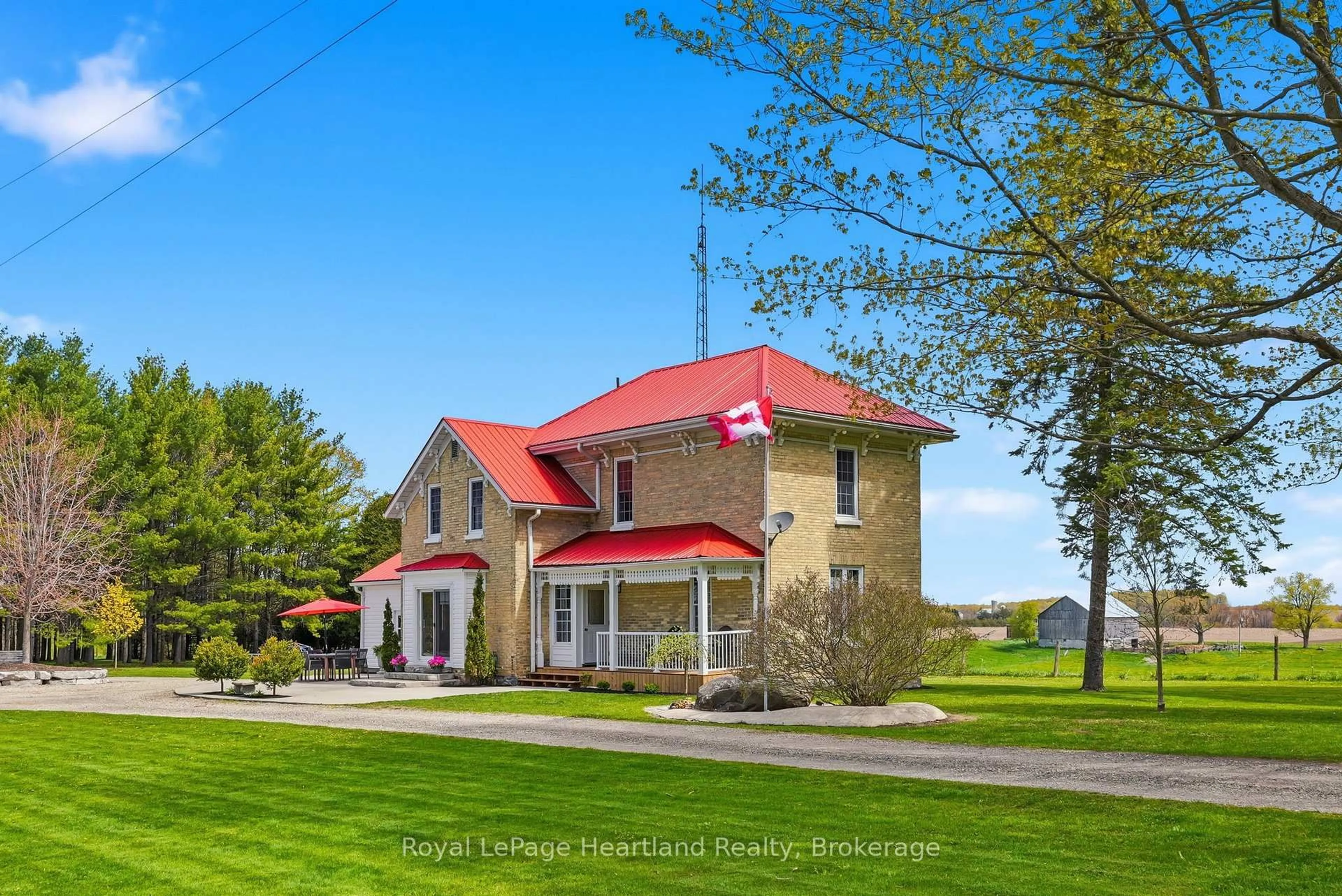 A pic from outside/outdoor area/front of a property/back of a property/a pic from drone, building for 42148 Salem Rd, Morris Turnberry Ontario N0G 2W0
