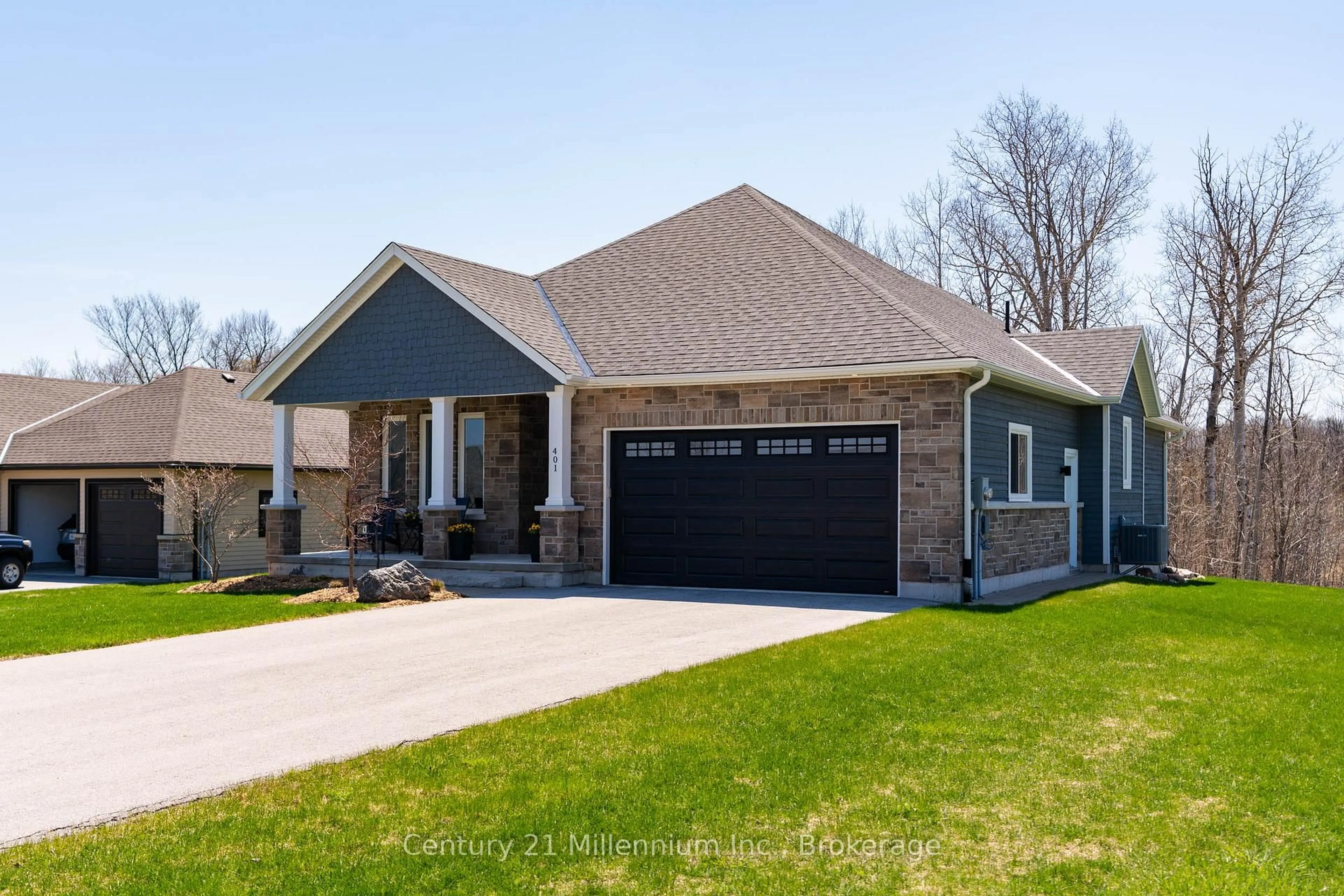 Home with brick exterior material, street for 401 Algoma Cres, Georgian Bluffs Ontario N0H 1S0