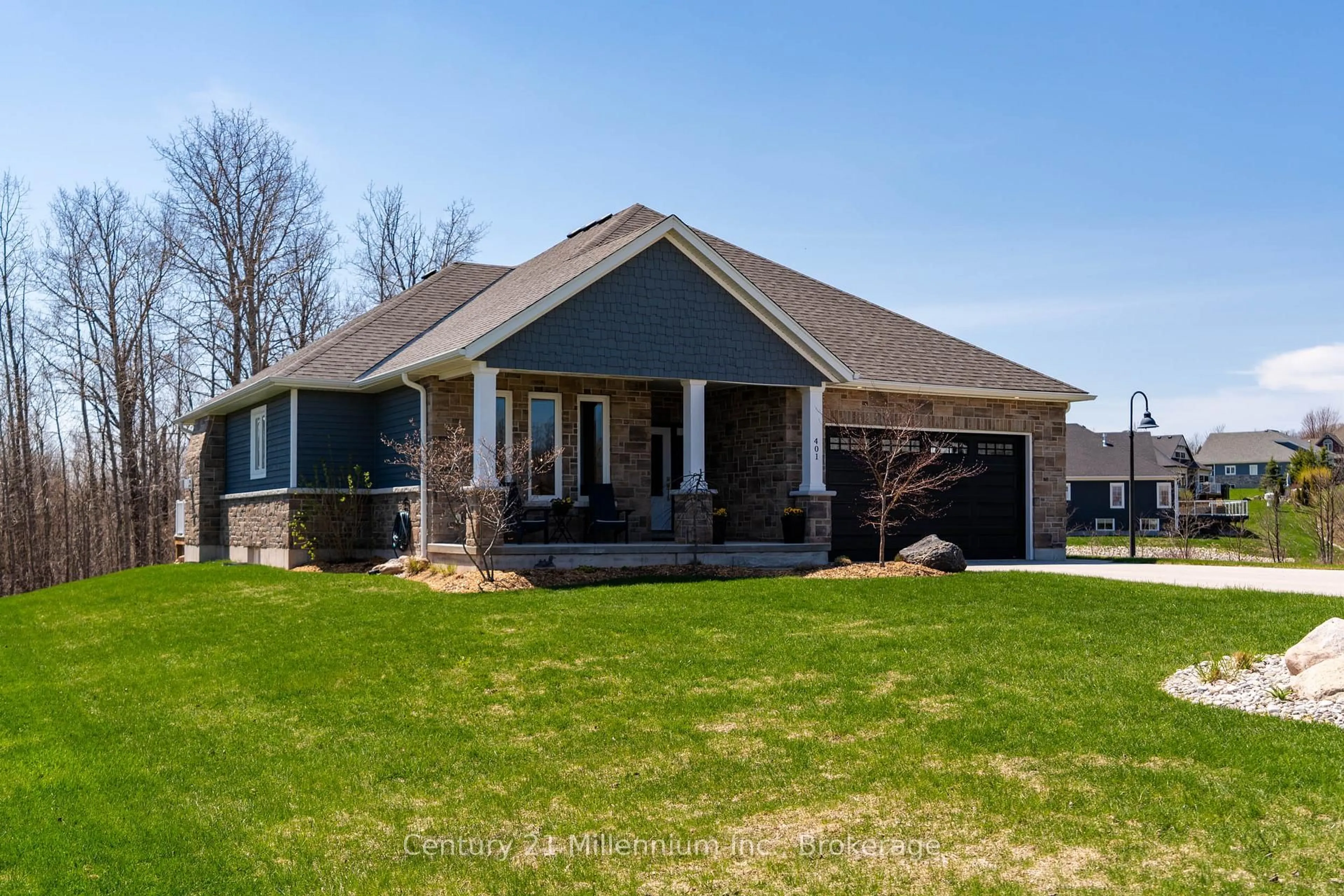 Home with brick exterior material, street for 401 Algoma Cres, Georgian Bluffs Ontario N0H 1S0