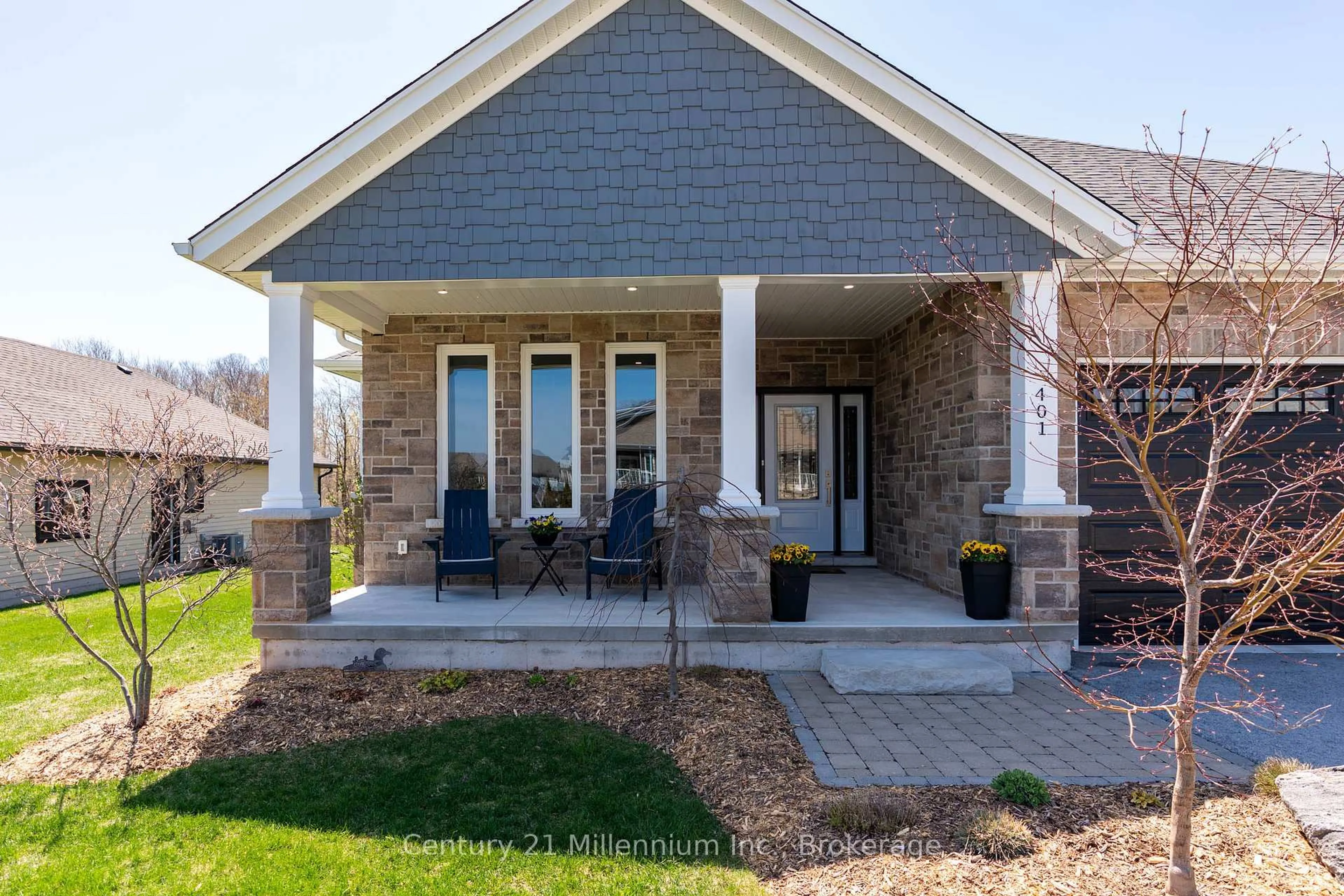 Home with brick exterior material, street for 401 Algoma Cres, Georgian Bluffs Ontario N0H 1S0