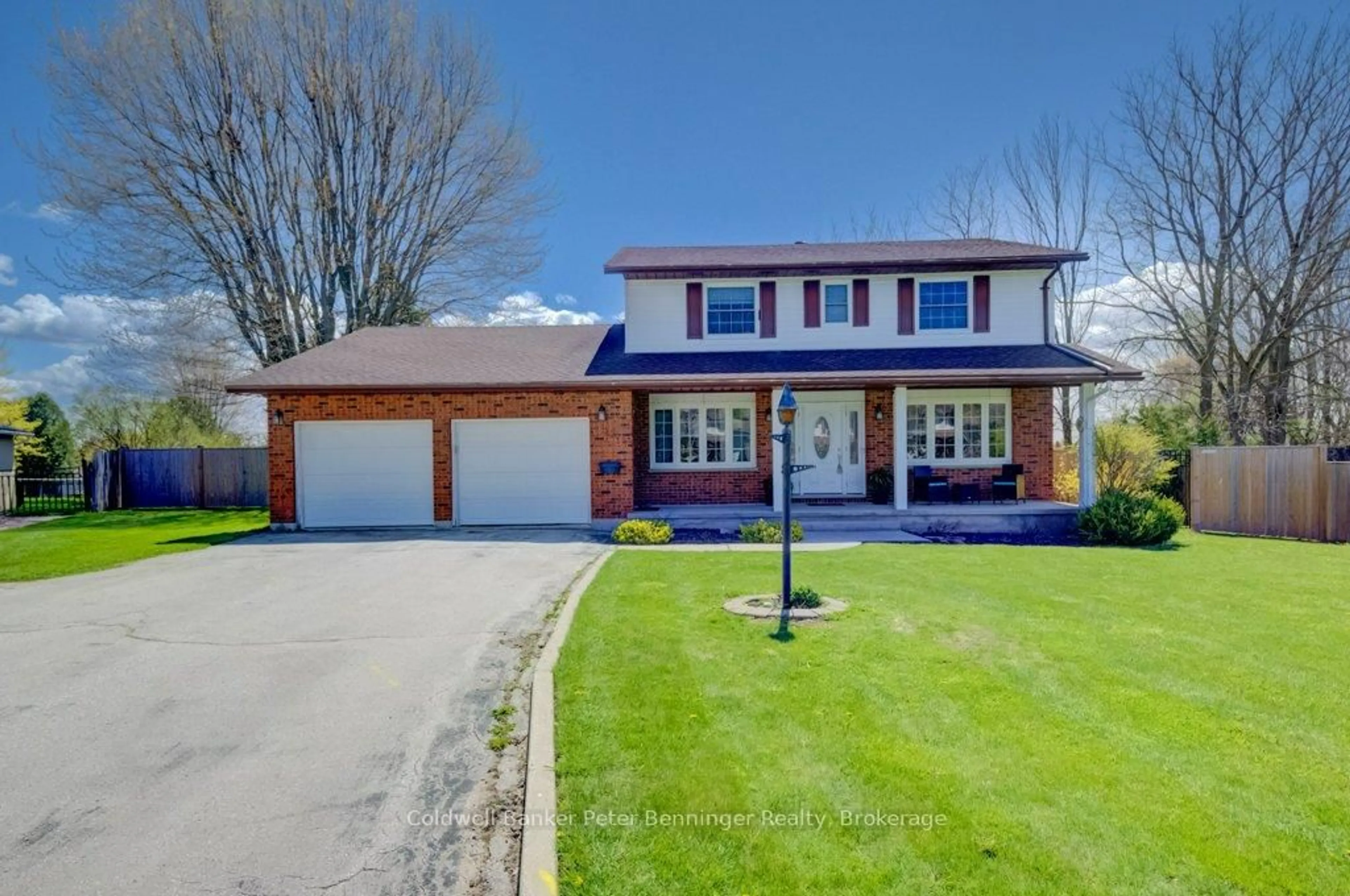 Home with vinyl exterior material, street for 33 Tower Rd, Arran-Elderslie Ontario N0G 1L0