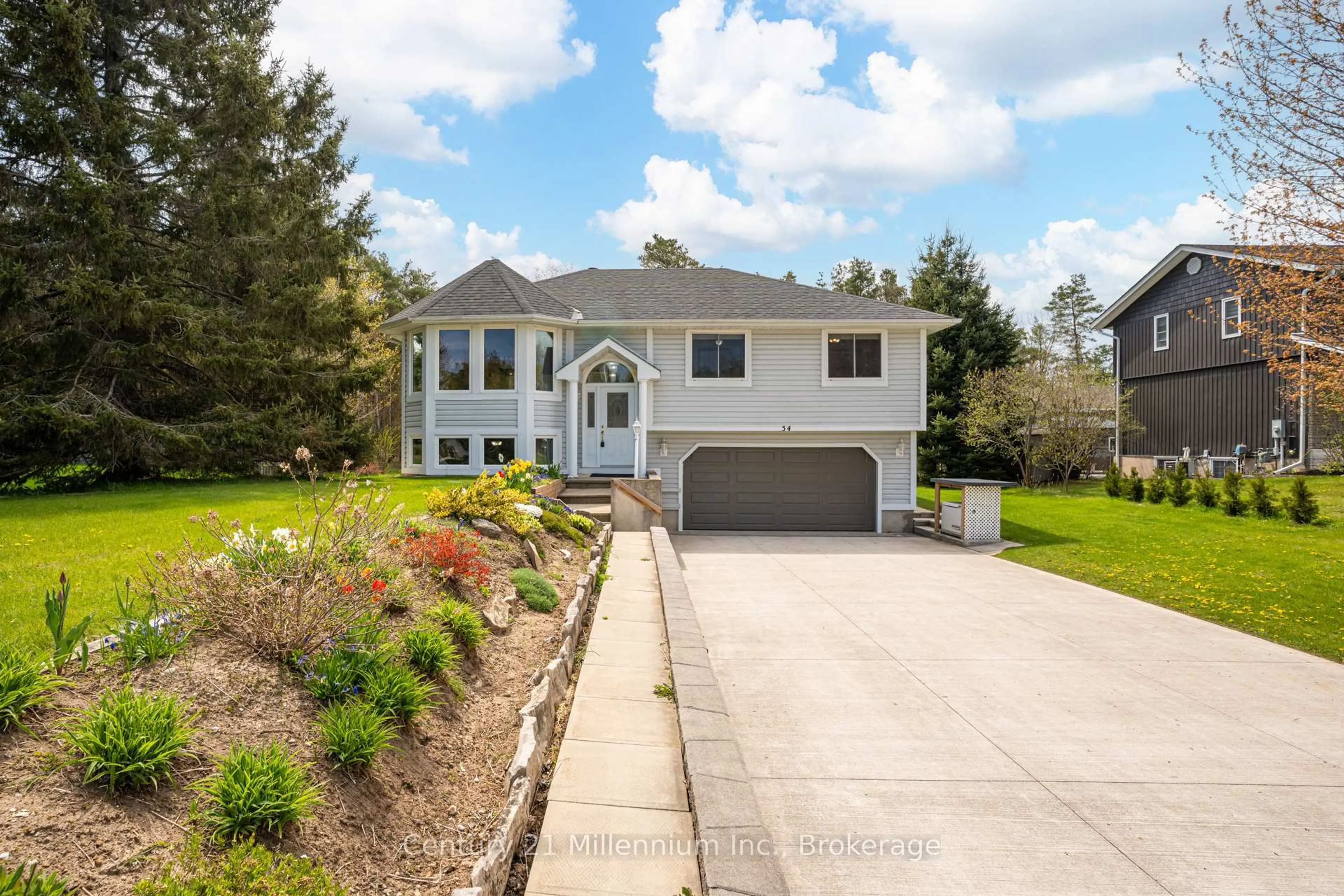 Home with vinyl exterior material, water/lake/river/ocean view for 34 Pine Tree Dr, South Bruce Peninsula Ontario N0H 2T0
