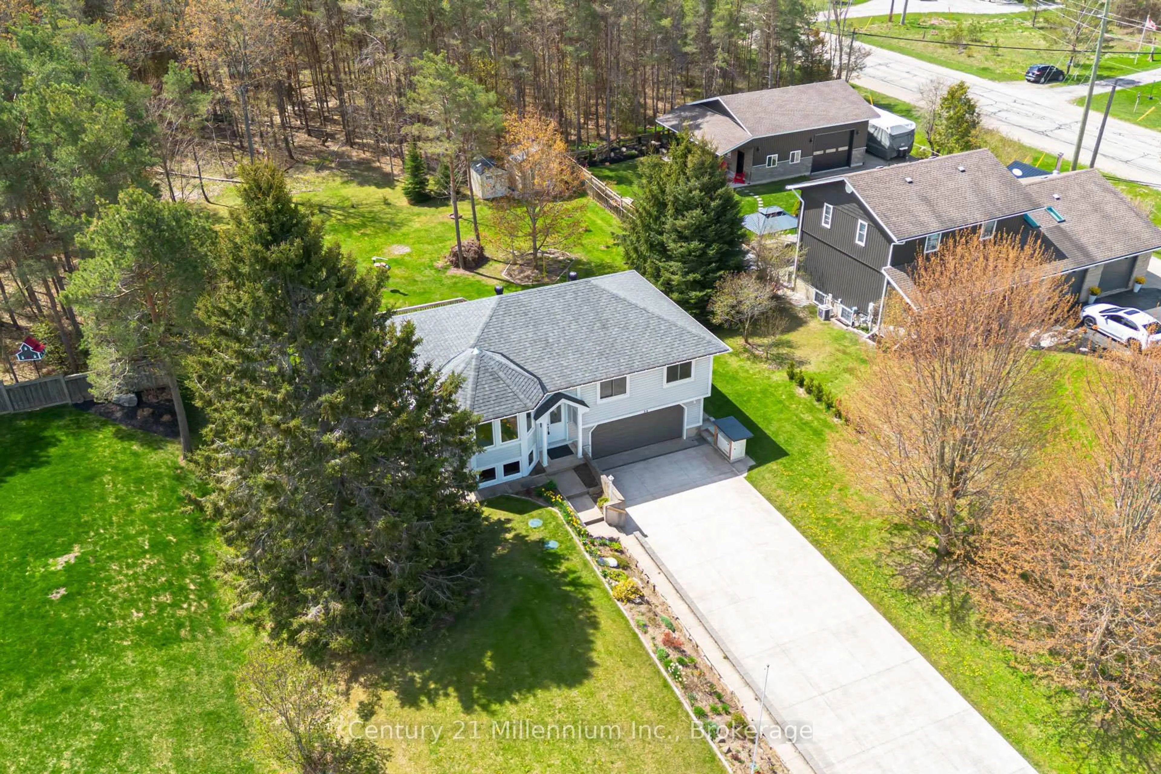 A pic from outside/outdoor area/front of a property/back of a property/a pic from drone, street for 34 Pine Tree Dr, South Bruce Peninsula Ontario N0H 2T0