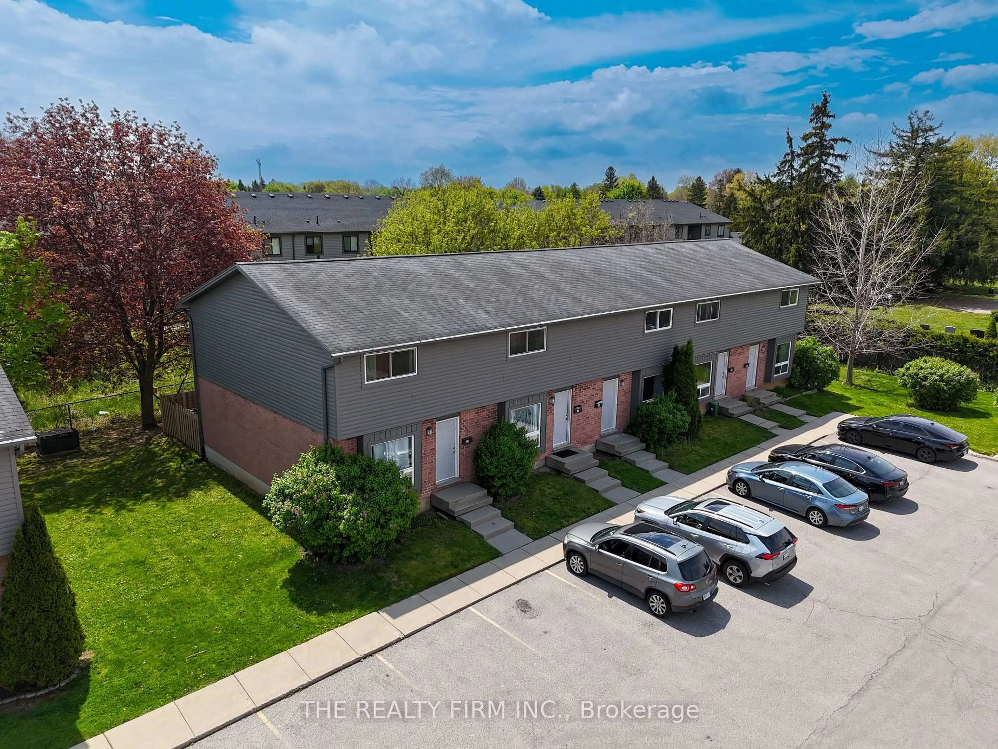 A pic from outside/outdoor area/front of a property/back of a property/a pic from drone, street for 1443 Huron St #26, London East Ontario N5V 2E6