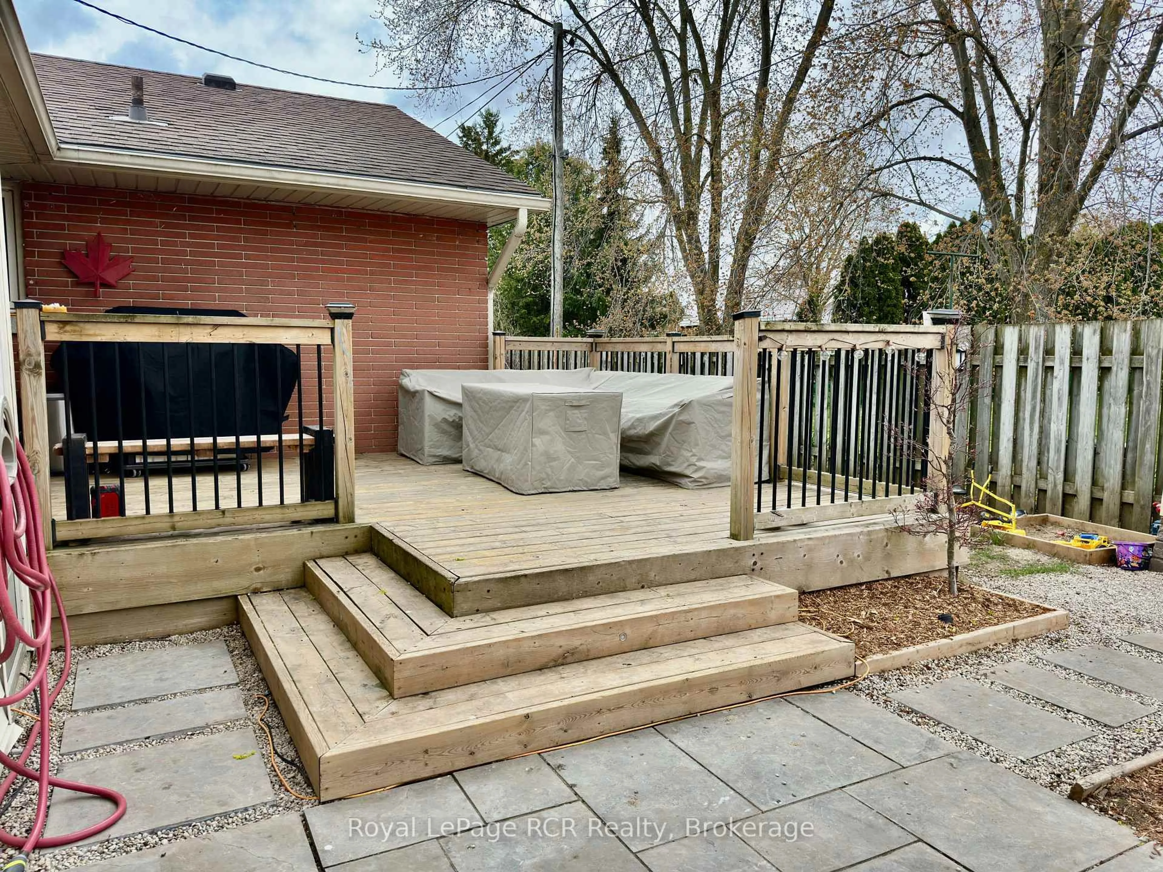 Patio, street for 535 13th St, Hanover Ontario N4N 1Y5