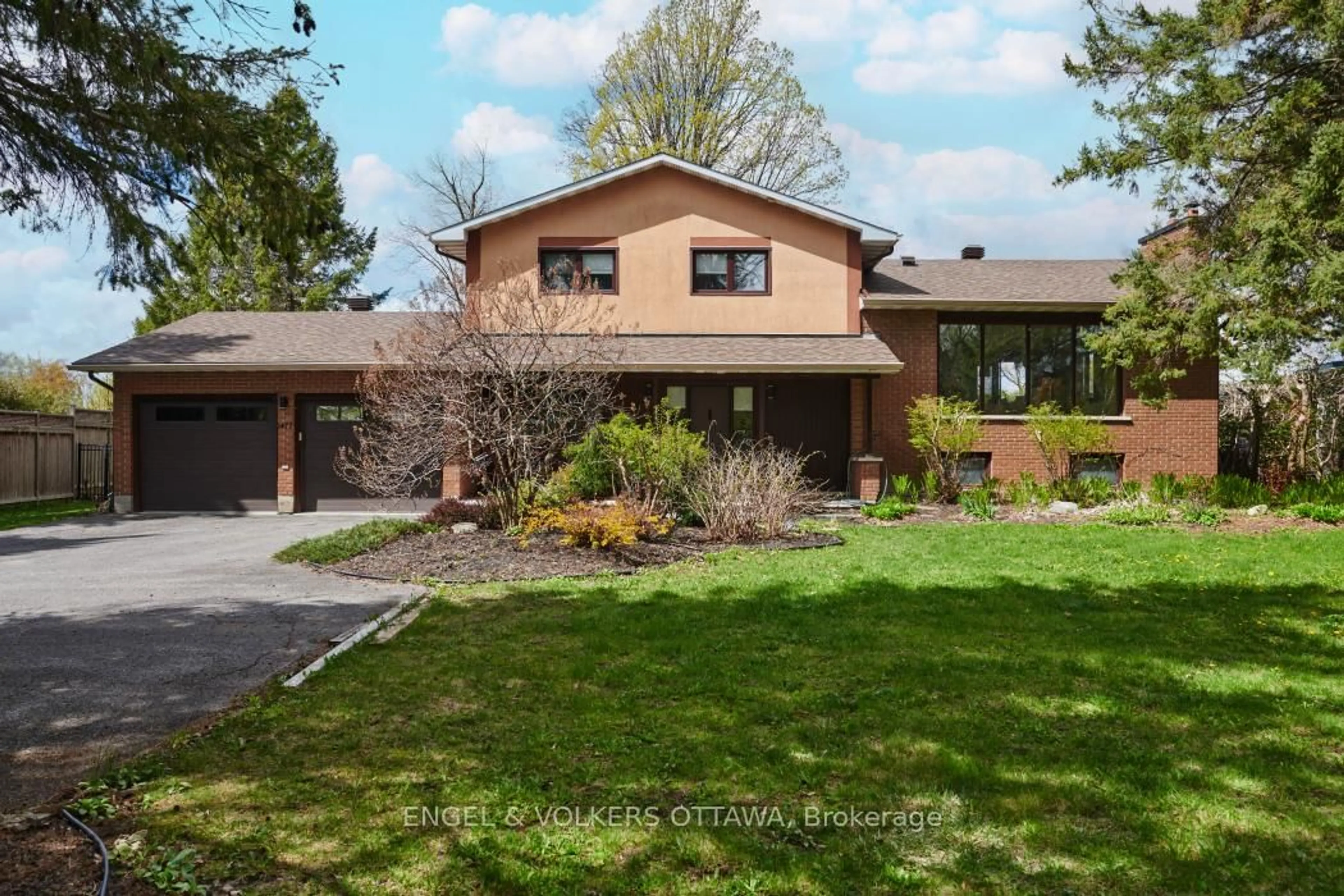 Home with brick exterior material, street for 1477 Jarvis Dr, Ottawa Ontario K1V 1H1