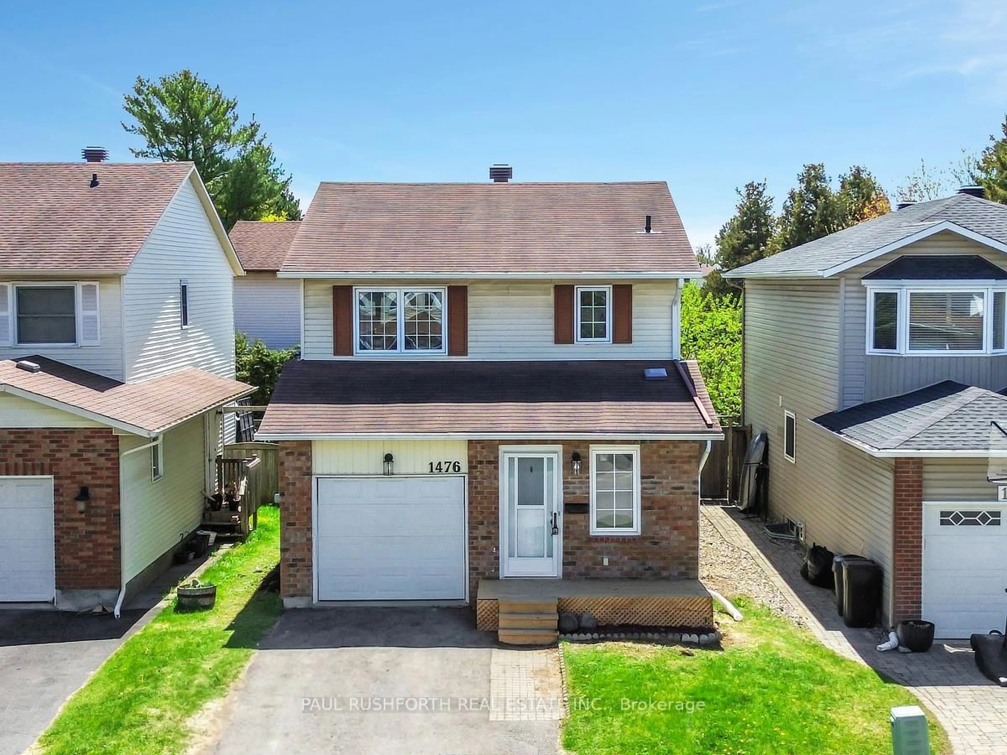 A pic from outside/outdoor area/front of a property/back of a property/a pic from drone, street for 1476 Kamouraska Circ, Ottawa Ontario K1C 3J2