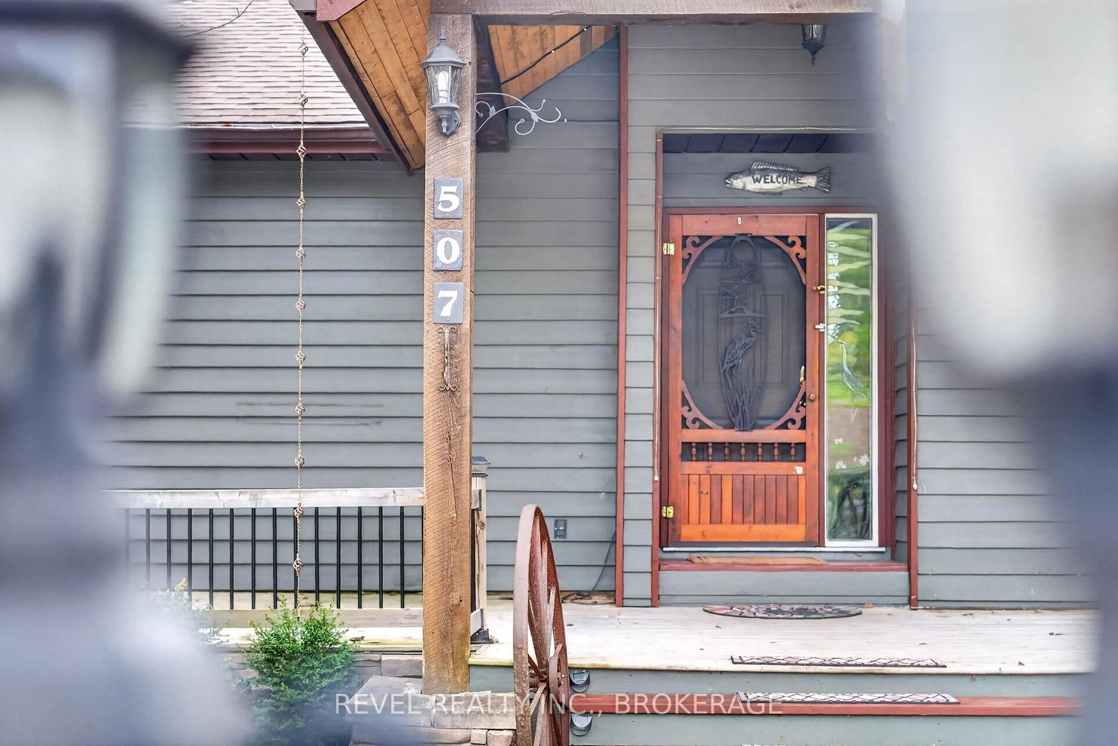 Indoor entryway for 507 Frye Lane, Perth Road Ontario K0H 2L0