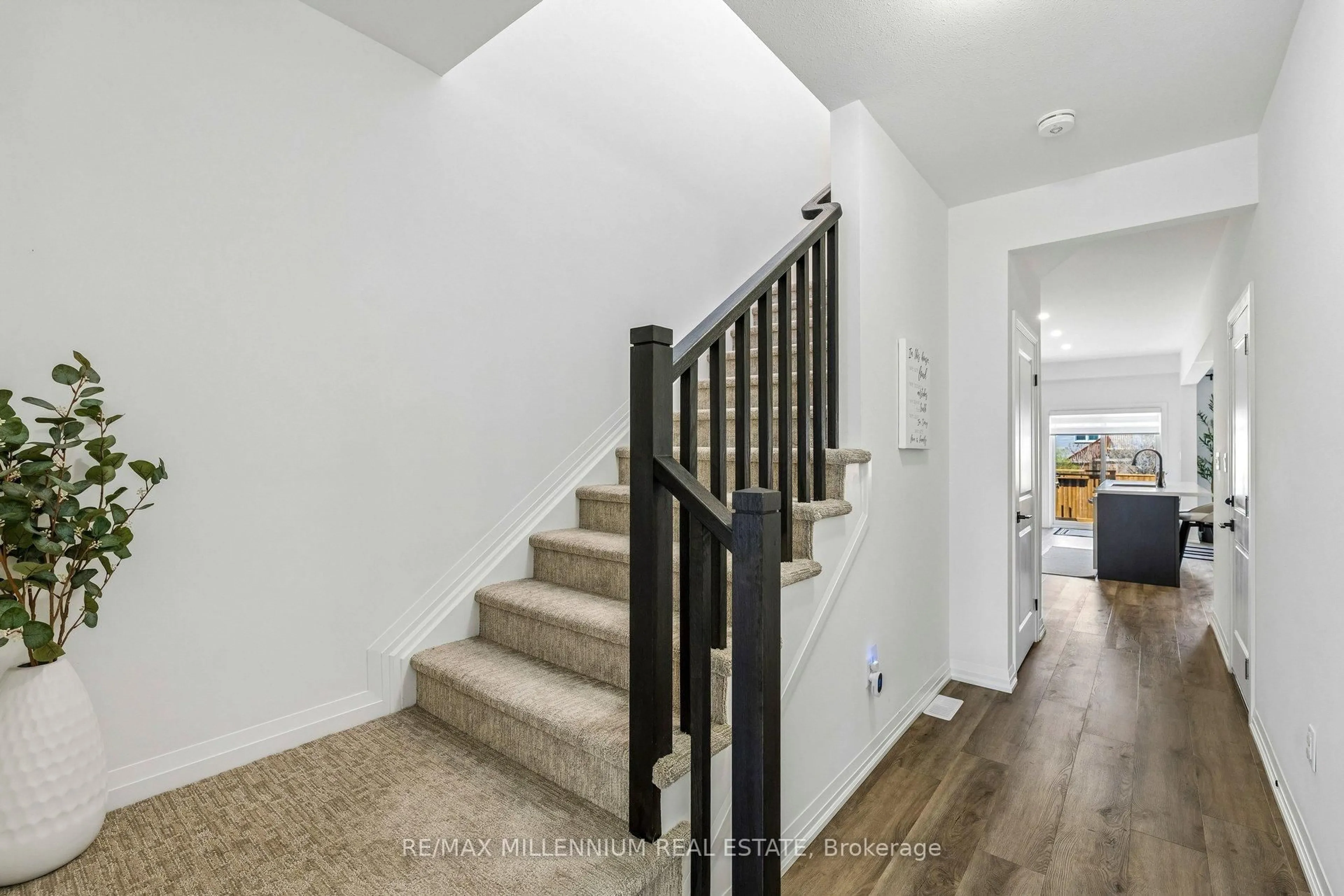 Stairs for 19 Whelan Crt, Thorold Ontario L2V 0M3