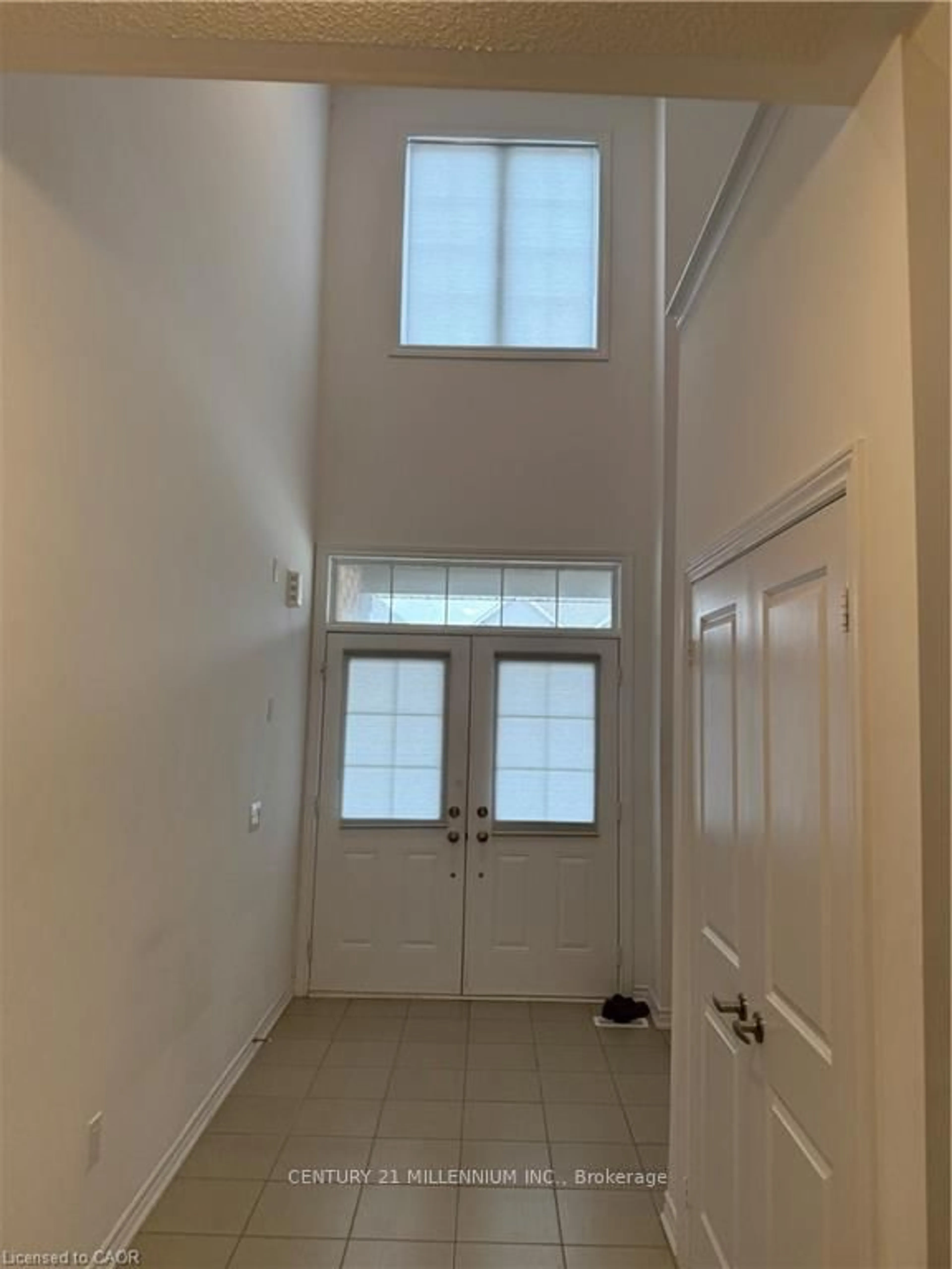 Indoor entryway for 29 Corbett St, Southgate Ontario N0C 1B0