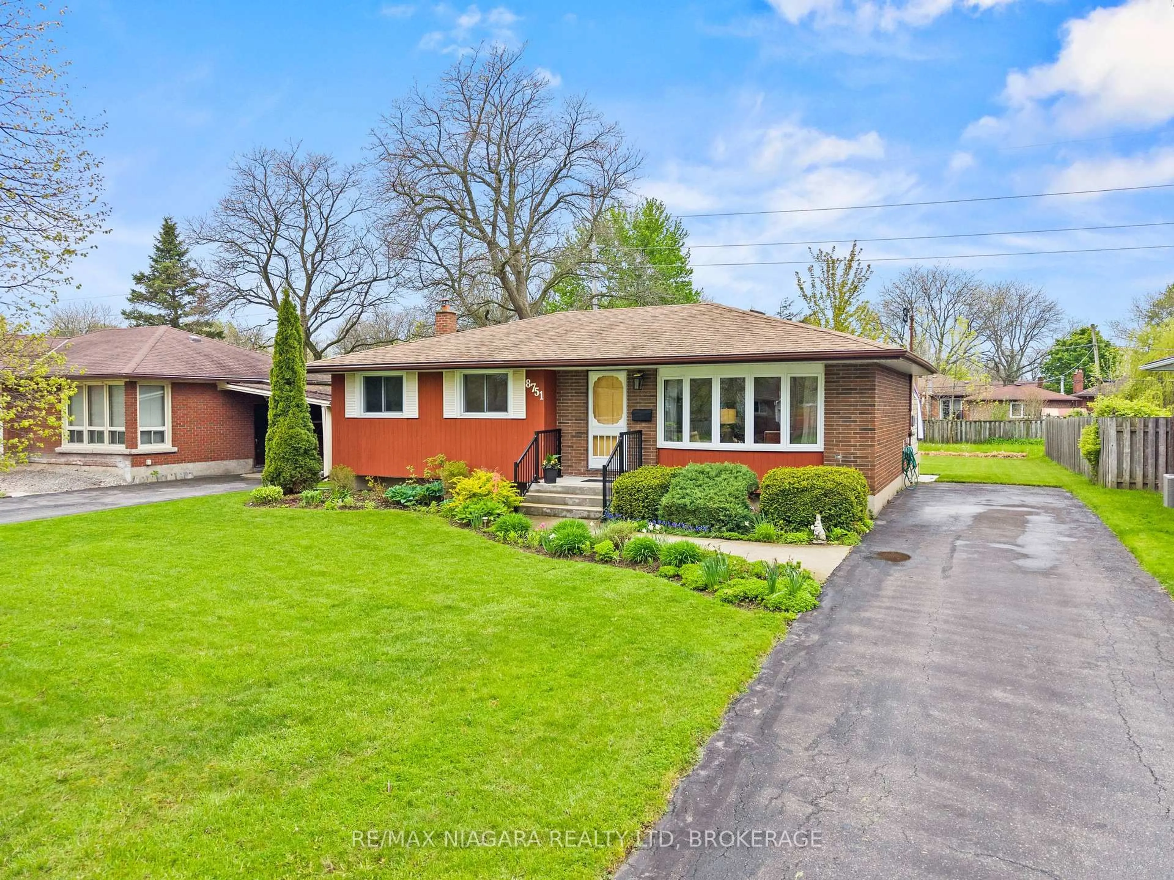 Home with brick exterior material, street for 8751 Banting Ave, Niagara Falls Ontario L2G 6Z7