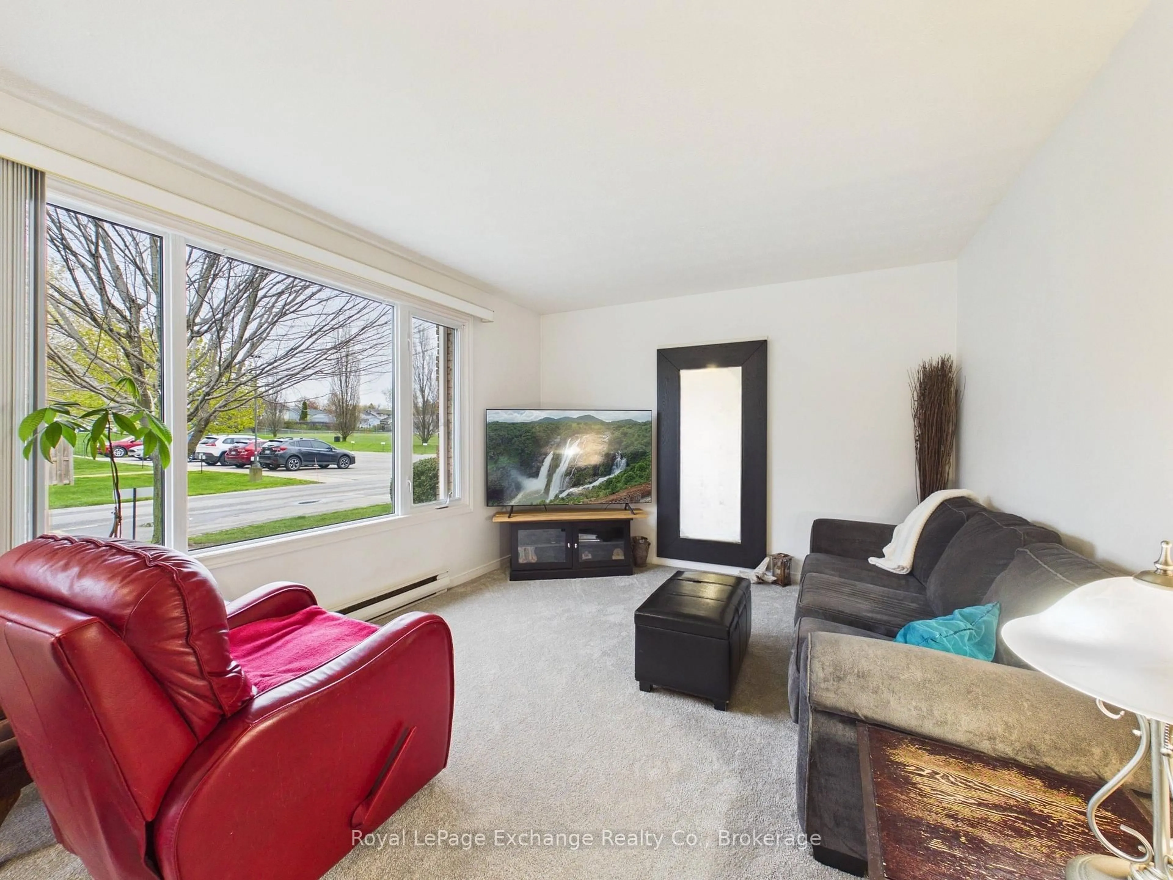 Living room with furniture, unknown for 751 Walsh St, Kincardine Ontario N2Z 1R2