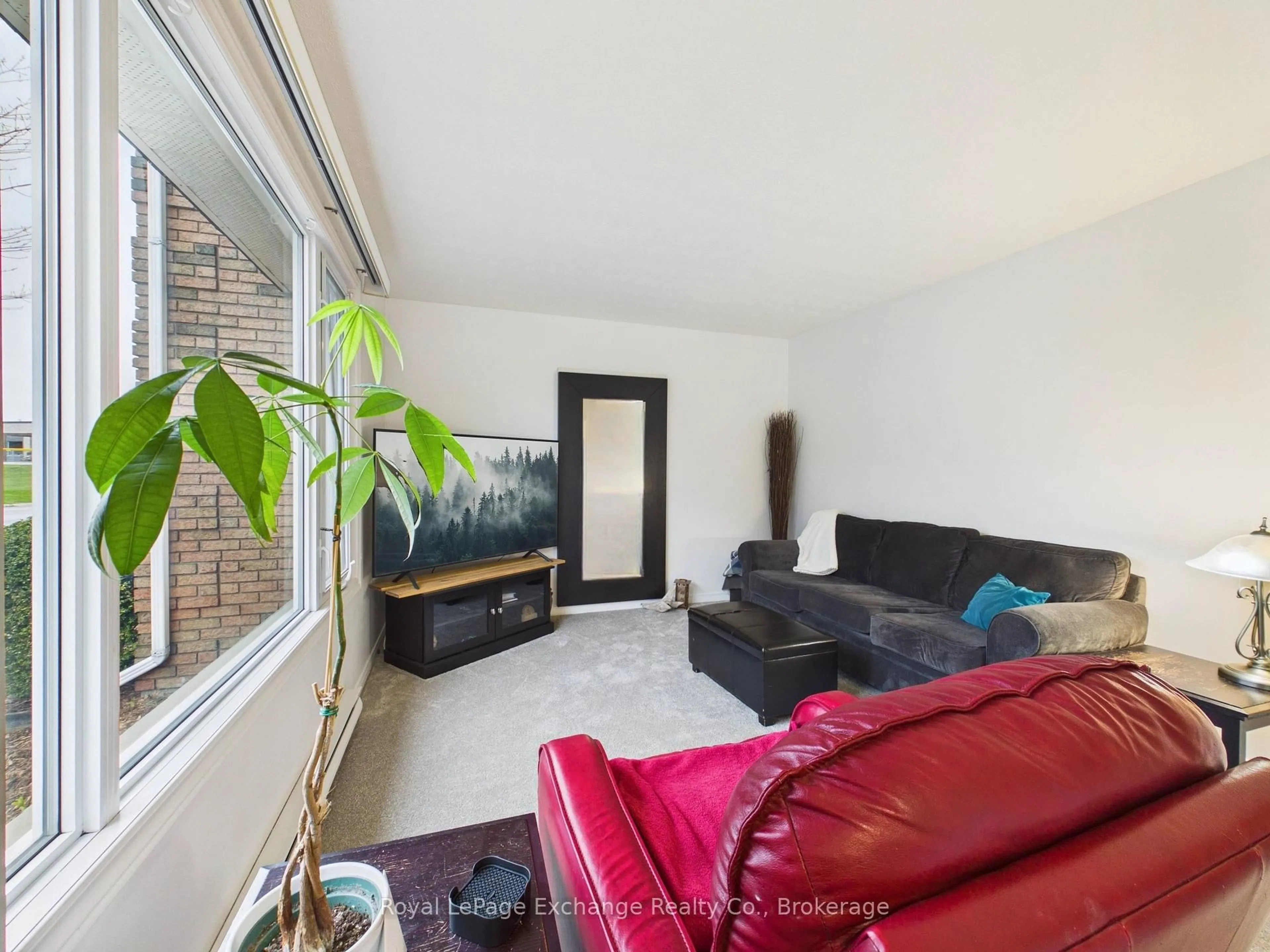 Living room with furniture, unknown for 751 Walsh St, Kincardine Ontario N2Z 1R2