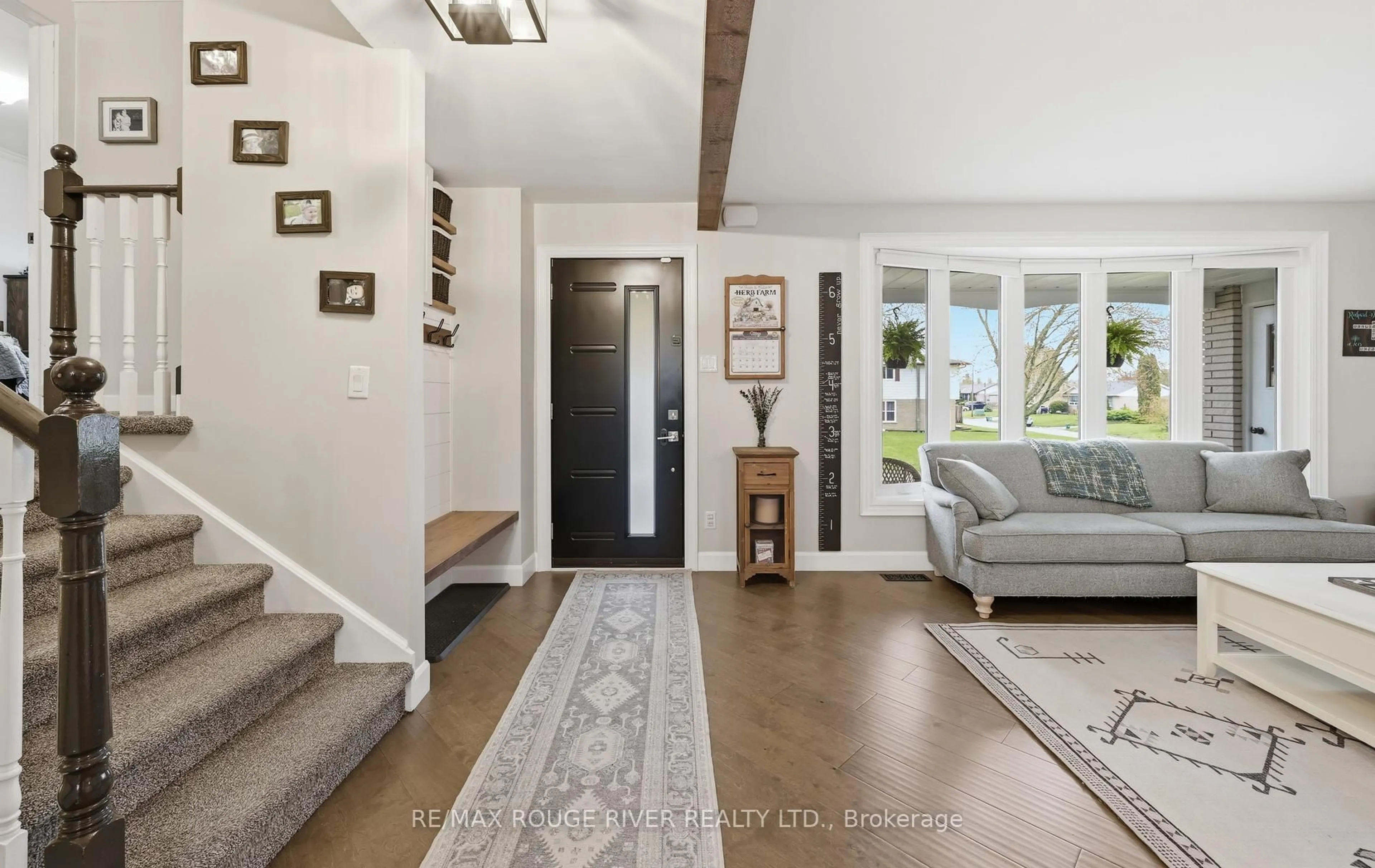 Indoor entryway for 78 Crossley Dr, Port Hope Ontario L1A 3T5