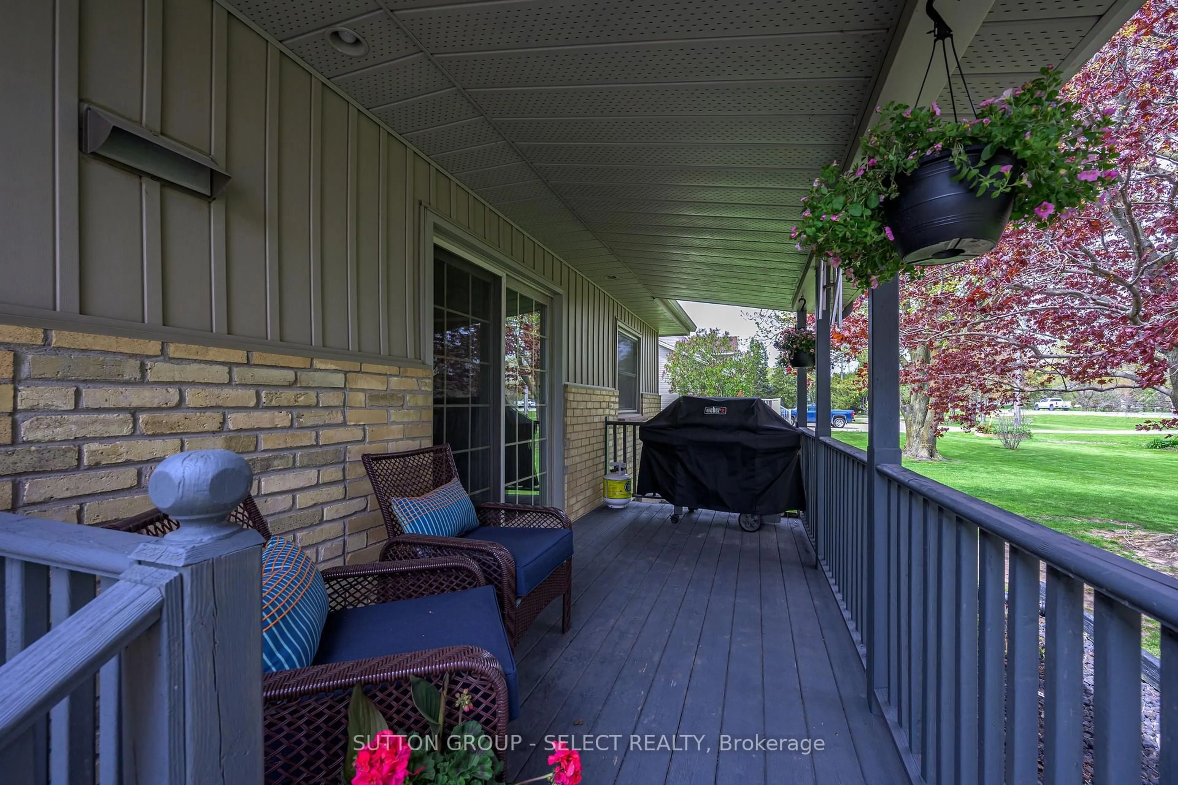 Patio, street for 5596 Mooresville Dr, North Middlesex Ontario N0M 2J0
