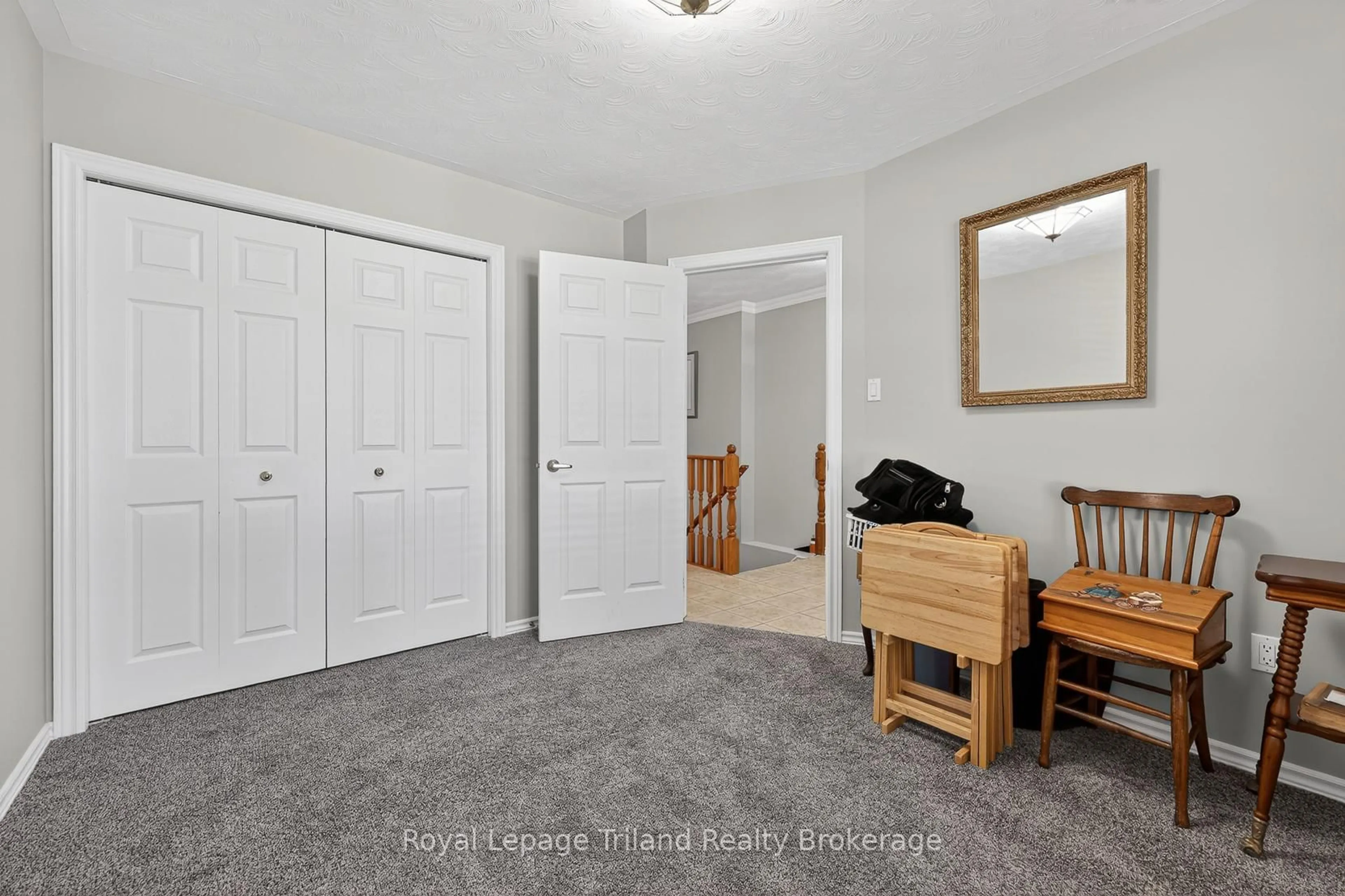 Indoor entryway for 928 Lorene St #12, Woodstock Ontario N4S 5N8