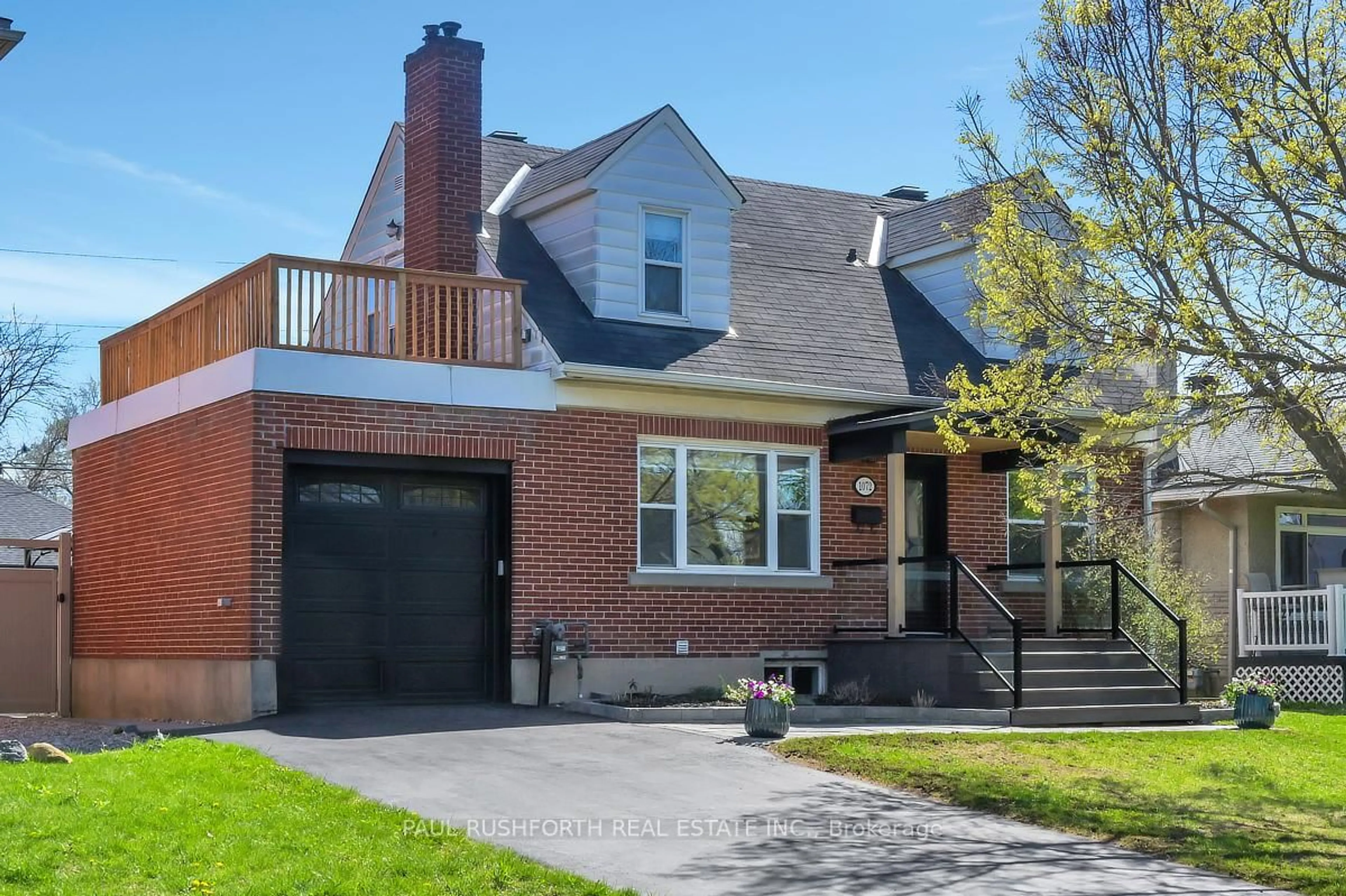 Home with brick exterior material, street for 1072 Richard Ave, Ottawa Ontario K1H 8C4
