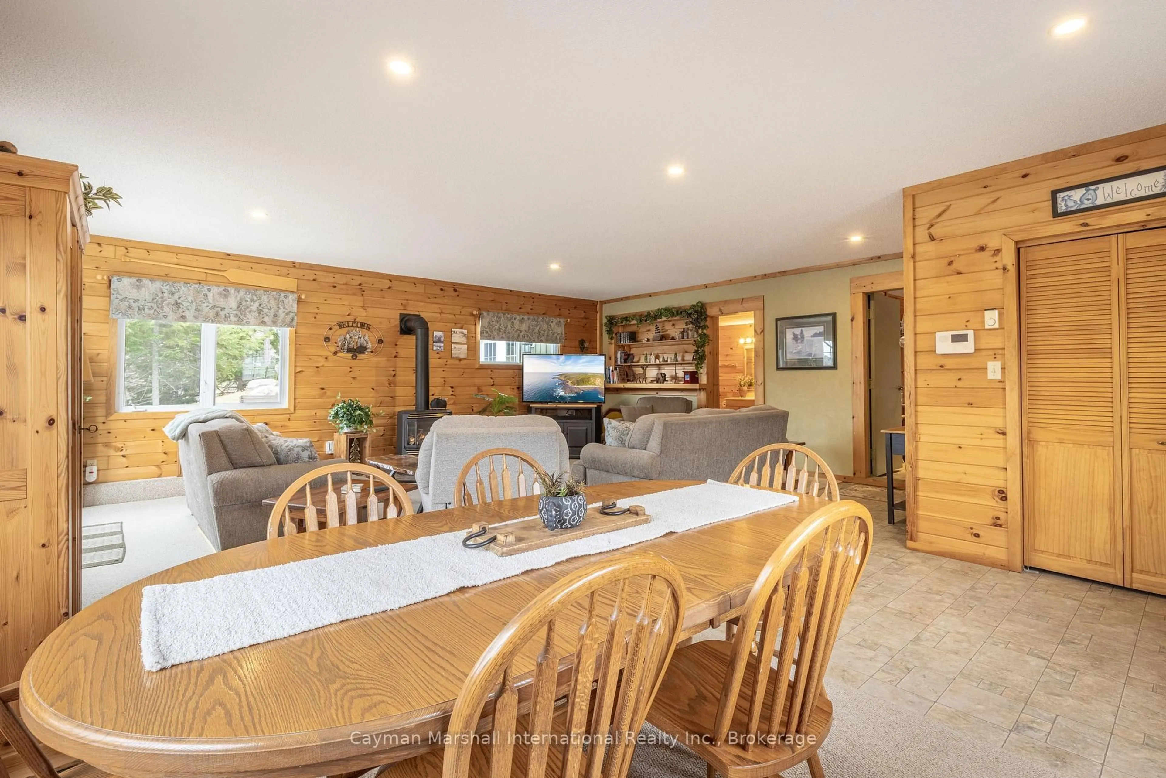 Dining room, unknown for 143 South Dr, Huntsville Ontario P1H 2J2