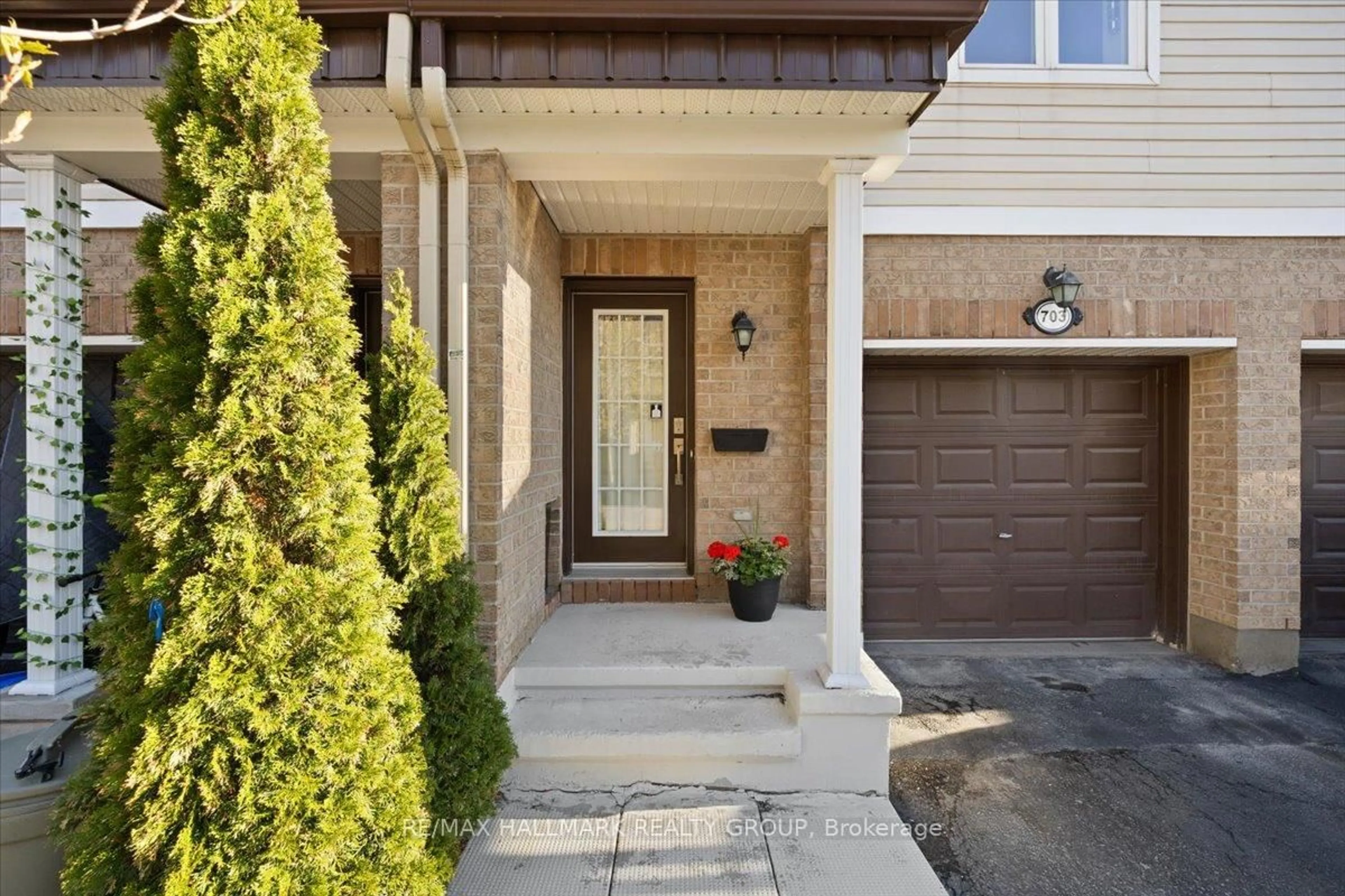 Unknown for 703 Sanibel Private, Ottawa Ontario K2H 0A8