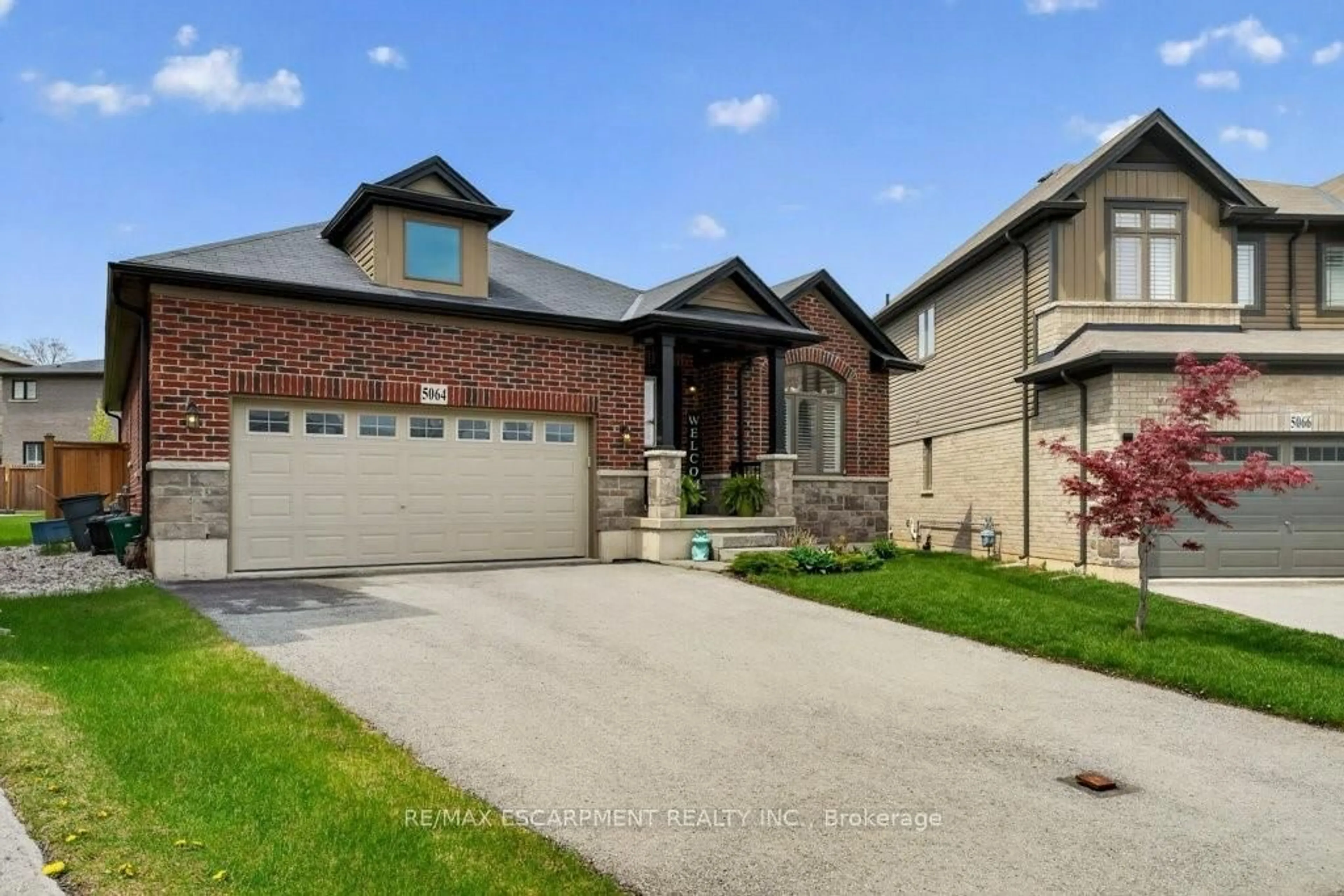 Home with brick exterior material, street for 5064 Connor Dr, Lincoln Ontario L3J 0S1
