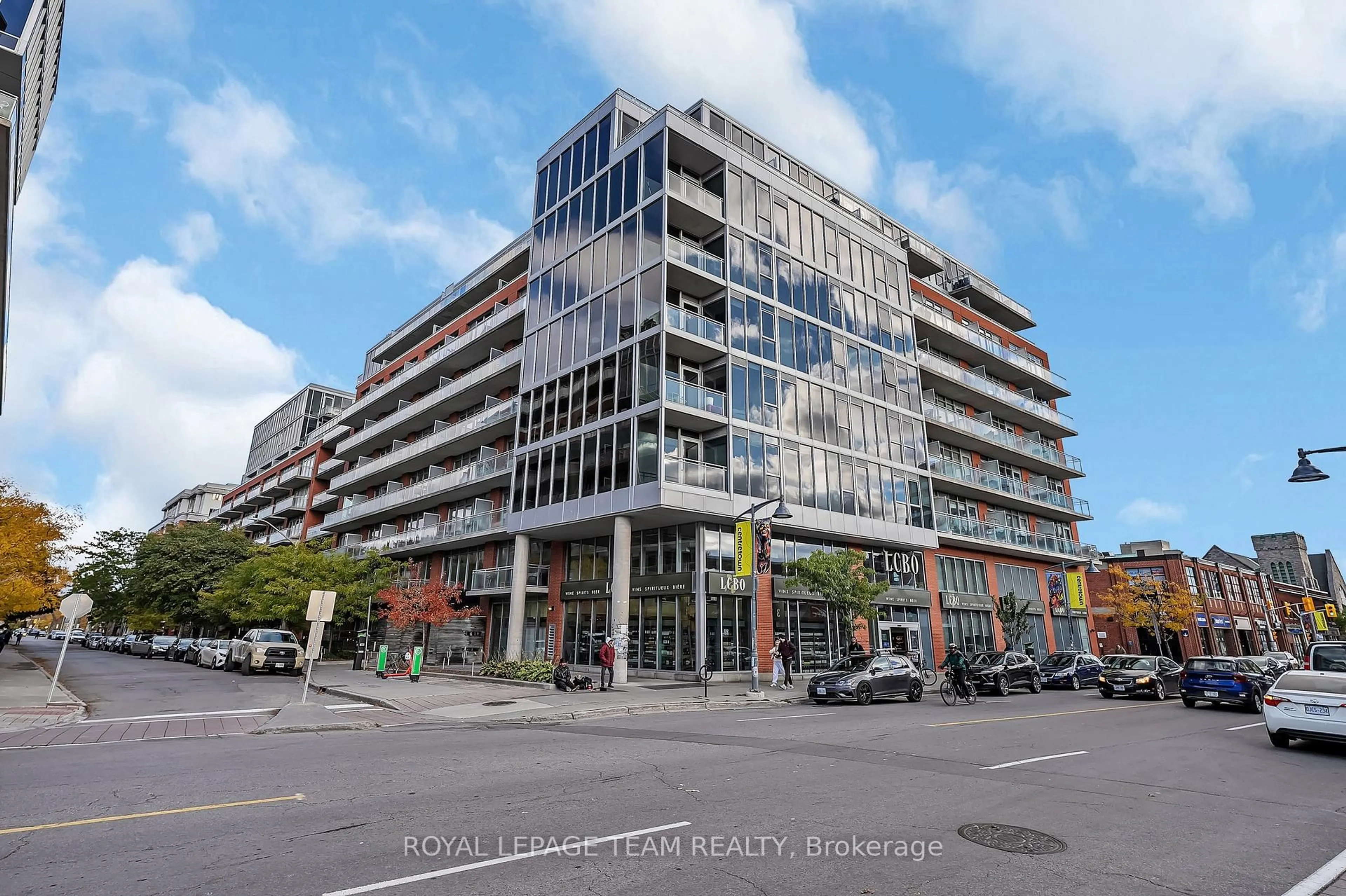 Unknown for 360 Mcleod St #905, Ottawa Ontario K2P 1A9