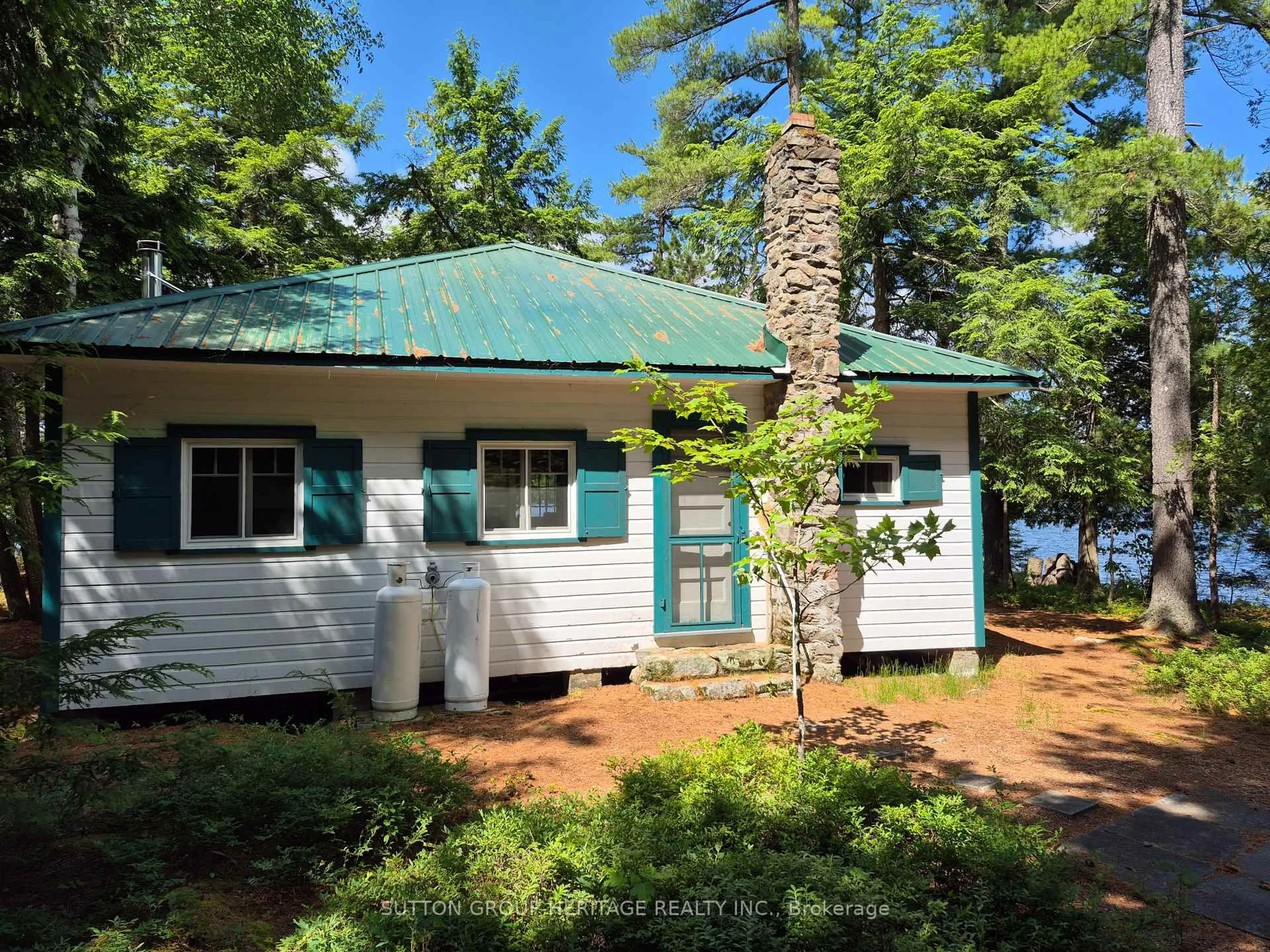 Unknown for 909 Ashby lake WA, Cloyne Ontario K0H 1K0