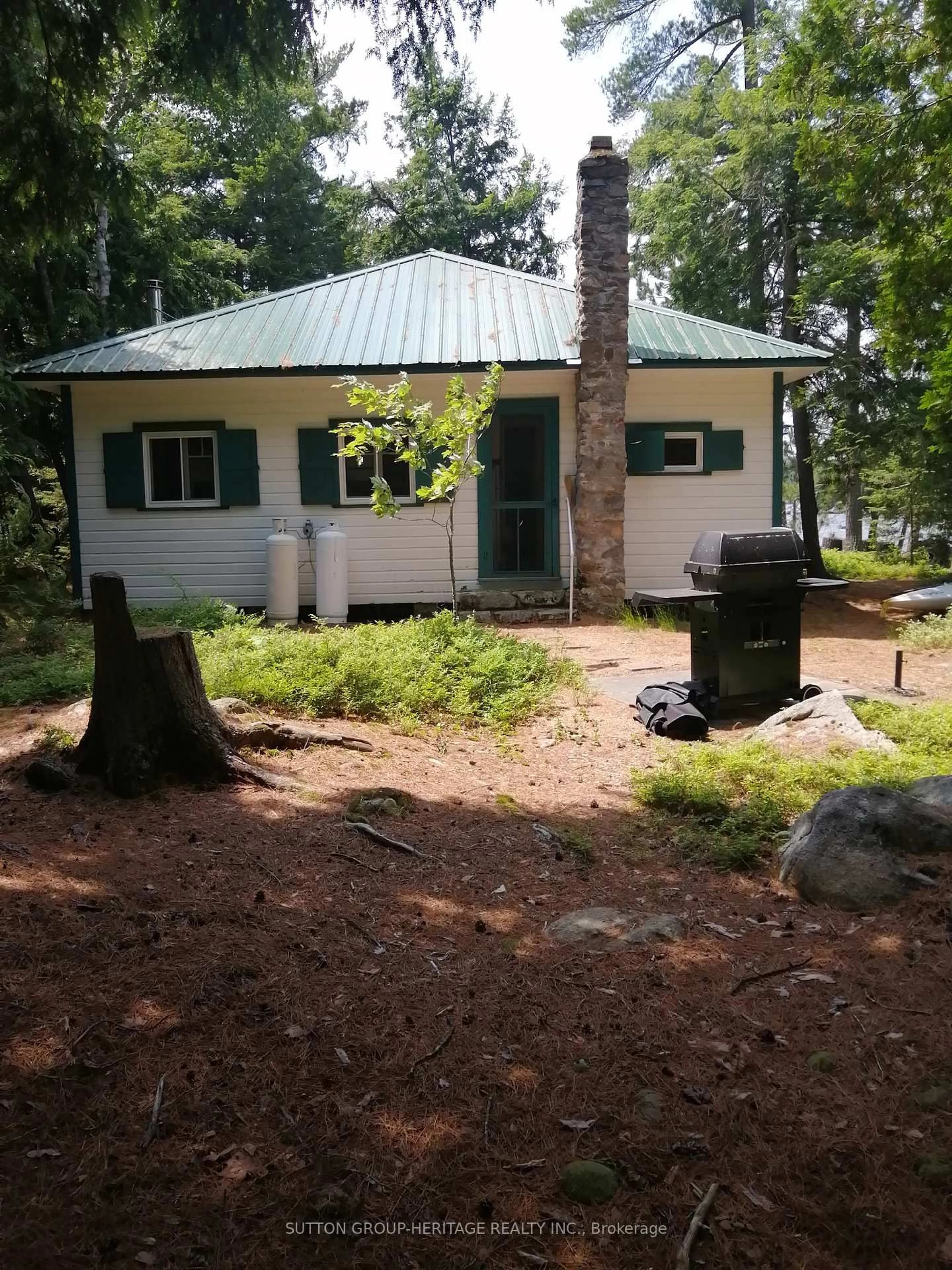Unknown for 909 Ashby lake WA, Cloyne Ontario K0H 1K0