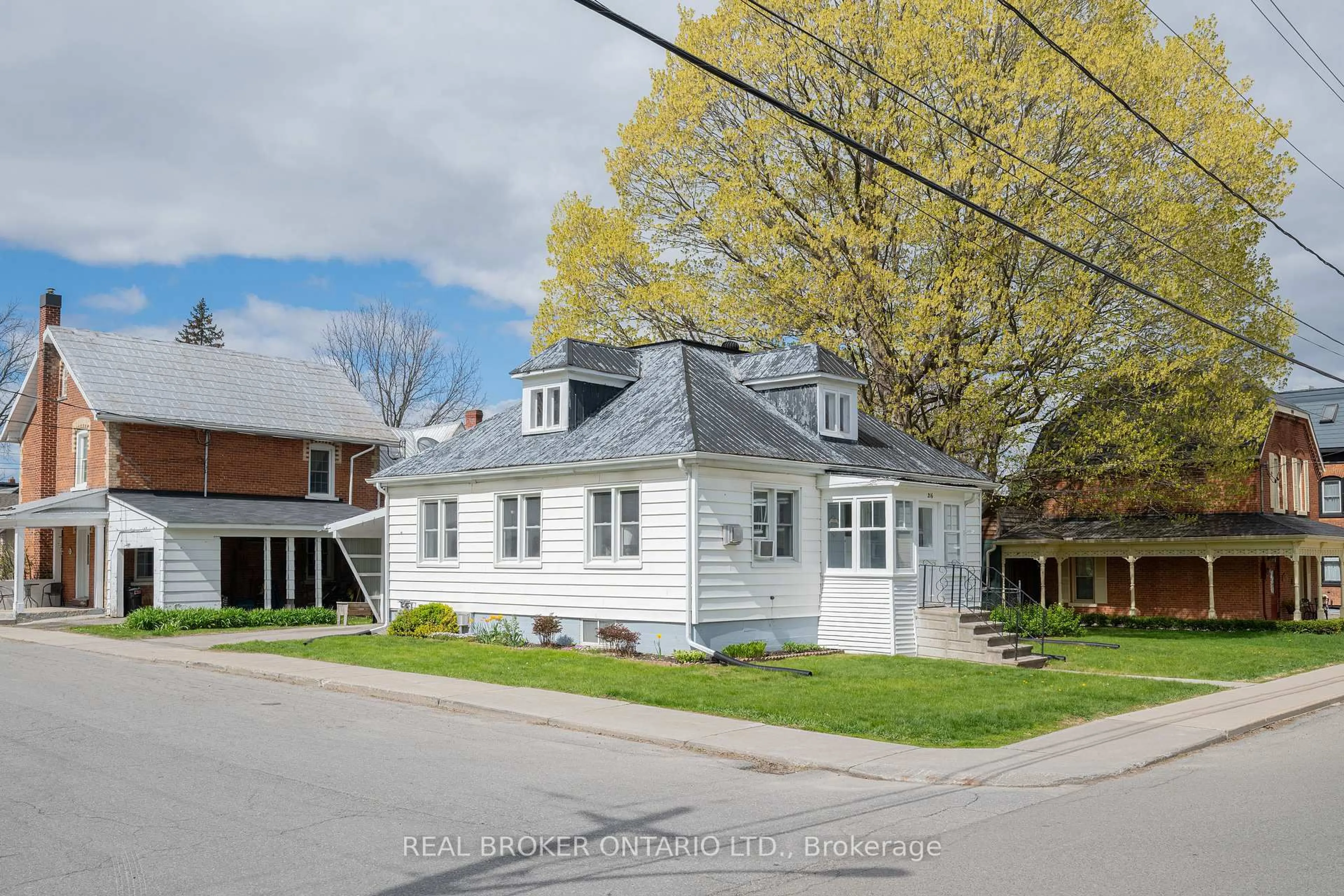 Unknown for 216 Thomas St, North Grenville Ontario K0G 1J0