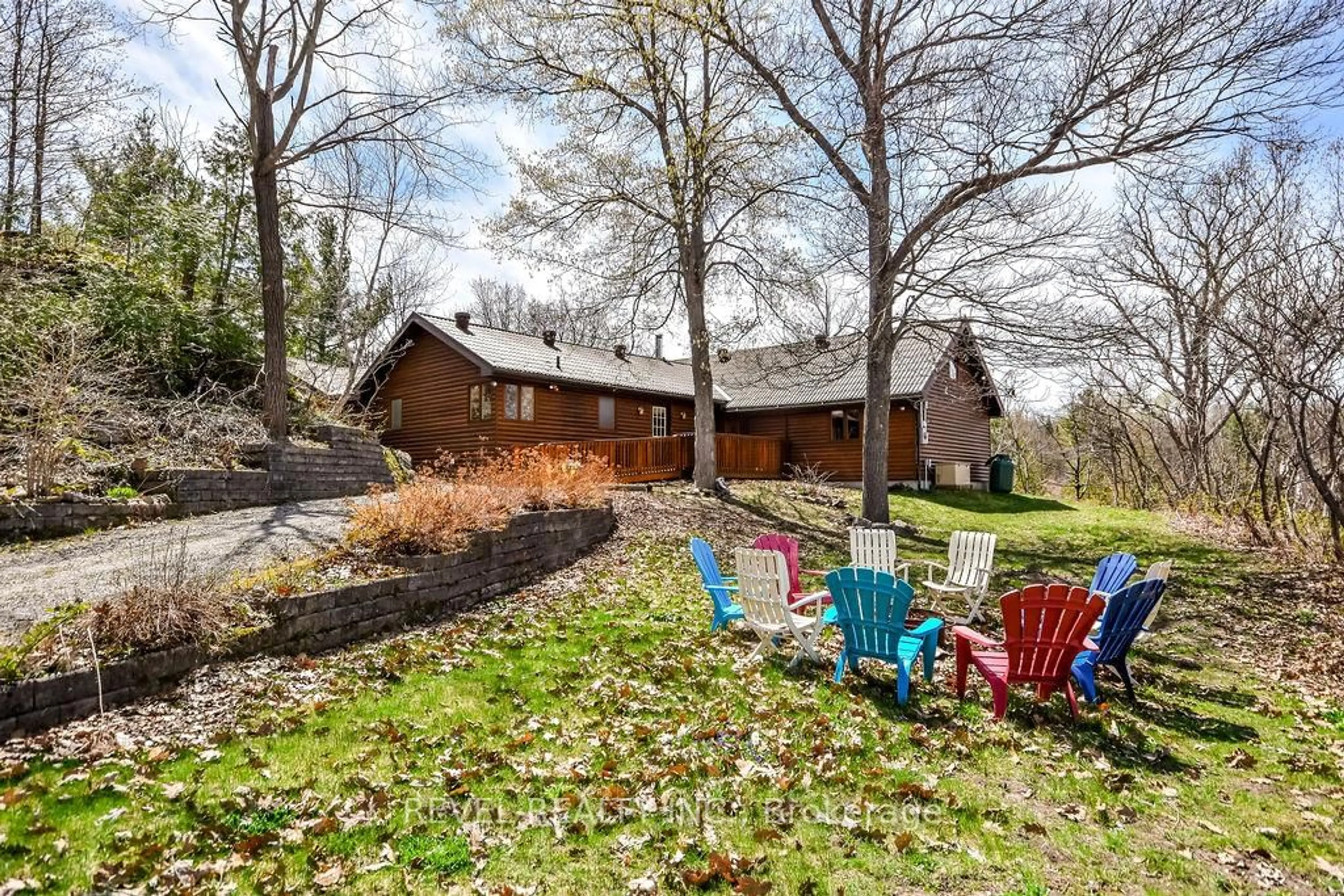 Patio, unknown for 180 Lake Rd, Georgian Bay Ontario L0K 1S0