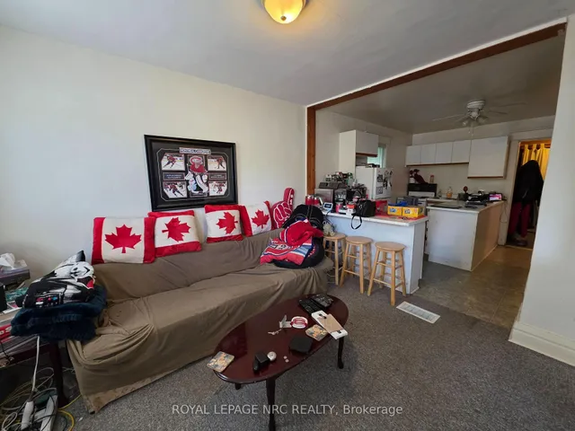 39 Manchester Ave, St. Catharines 2