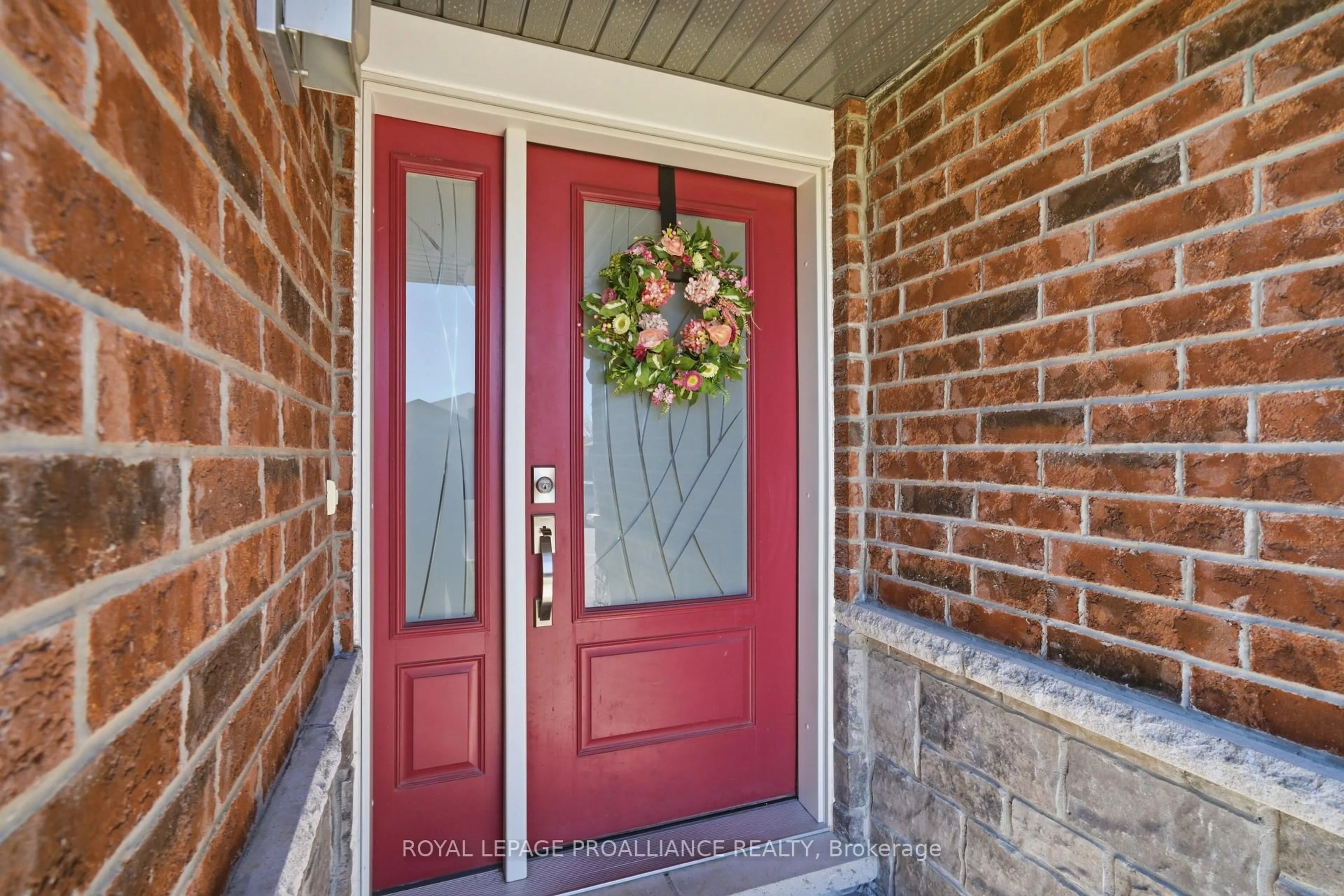 Indoor entryway for 51 Crews Cres, Quinte West Ontario K8V 0G4