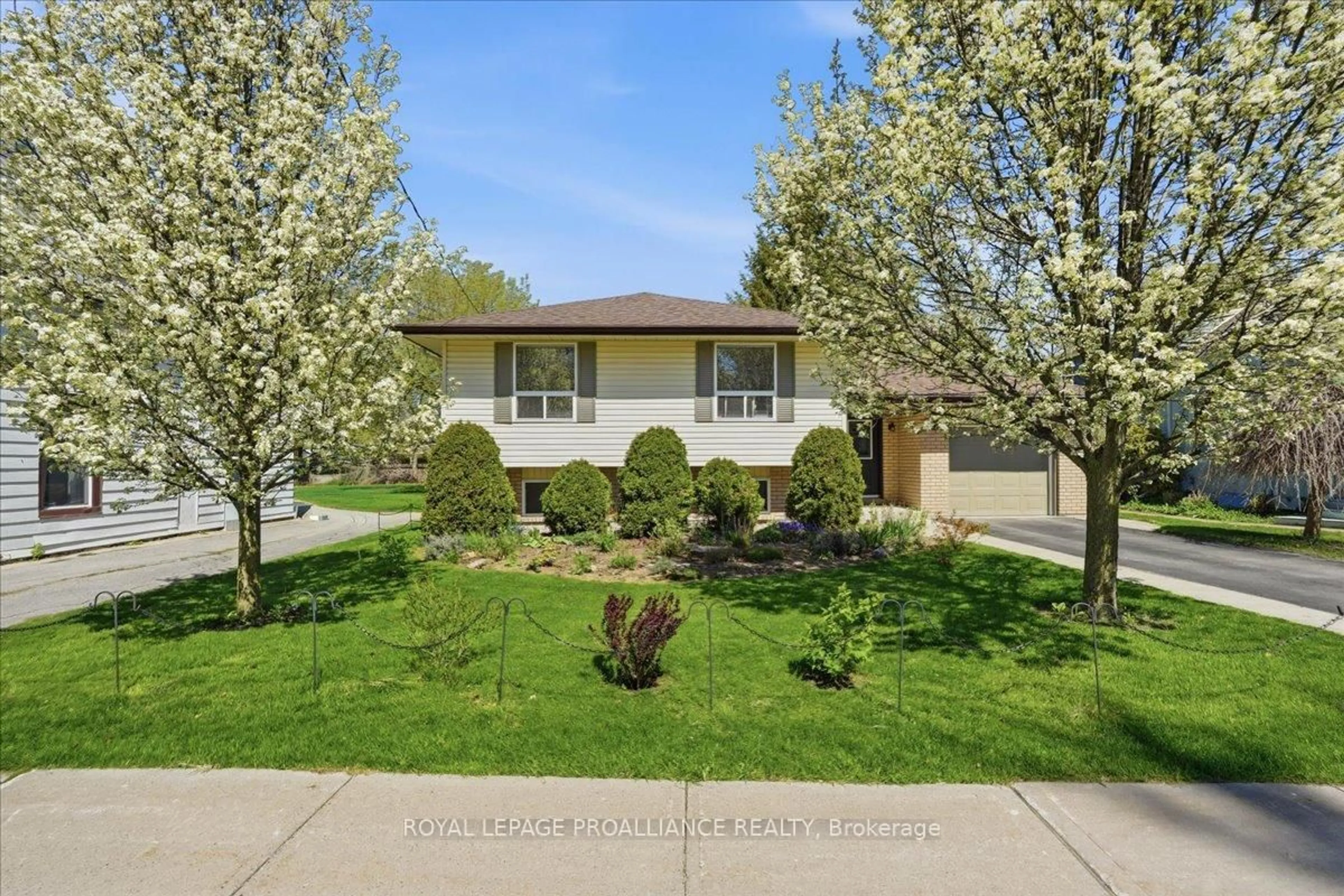 A pic from outside/outdoor area/front of a property/back of a property/a pic from drone, street for 82 West Mary St, Prince Edward County Ontario K0K 2T0