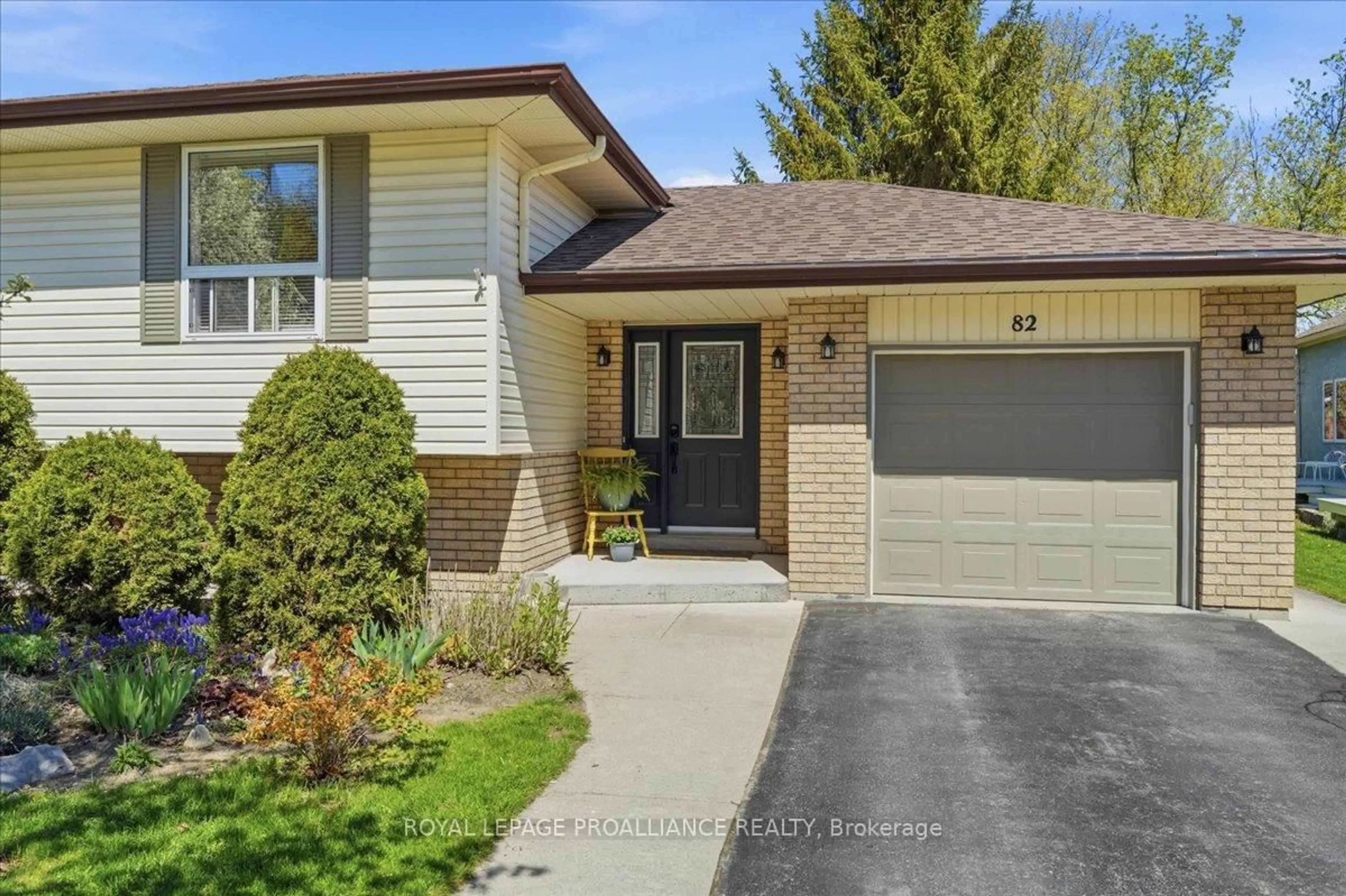Home with brick exterior material, street for 82 West Mary St, Prince Edward County Ontario K0K 2T0