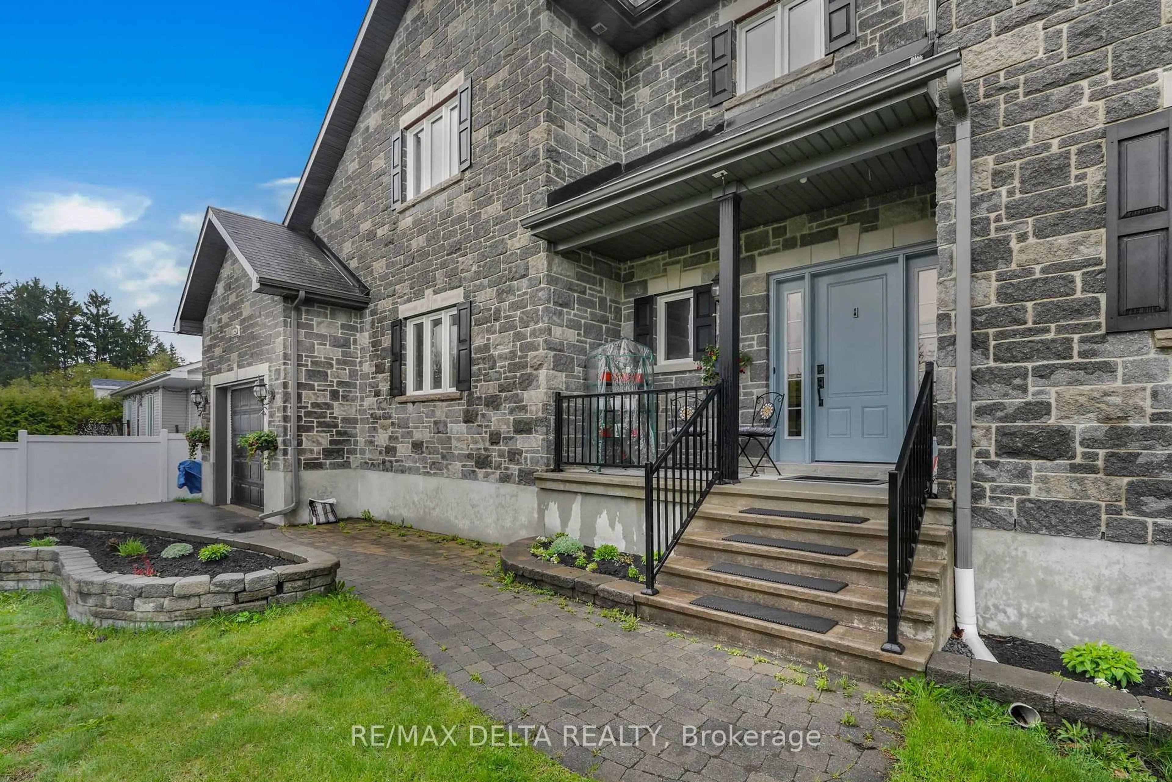 A pic from outside/outdoor area/front of a property/back of a property/a pic from drone, street for 1820 LANDRY Rd, Clarence-Rockland Ontario K0A 1N0