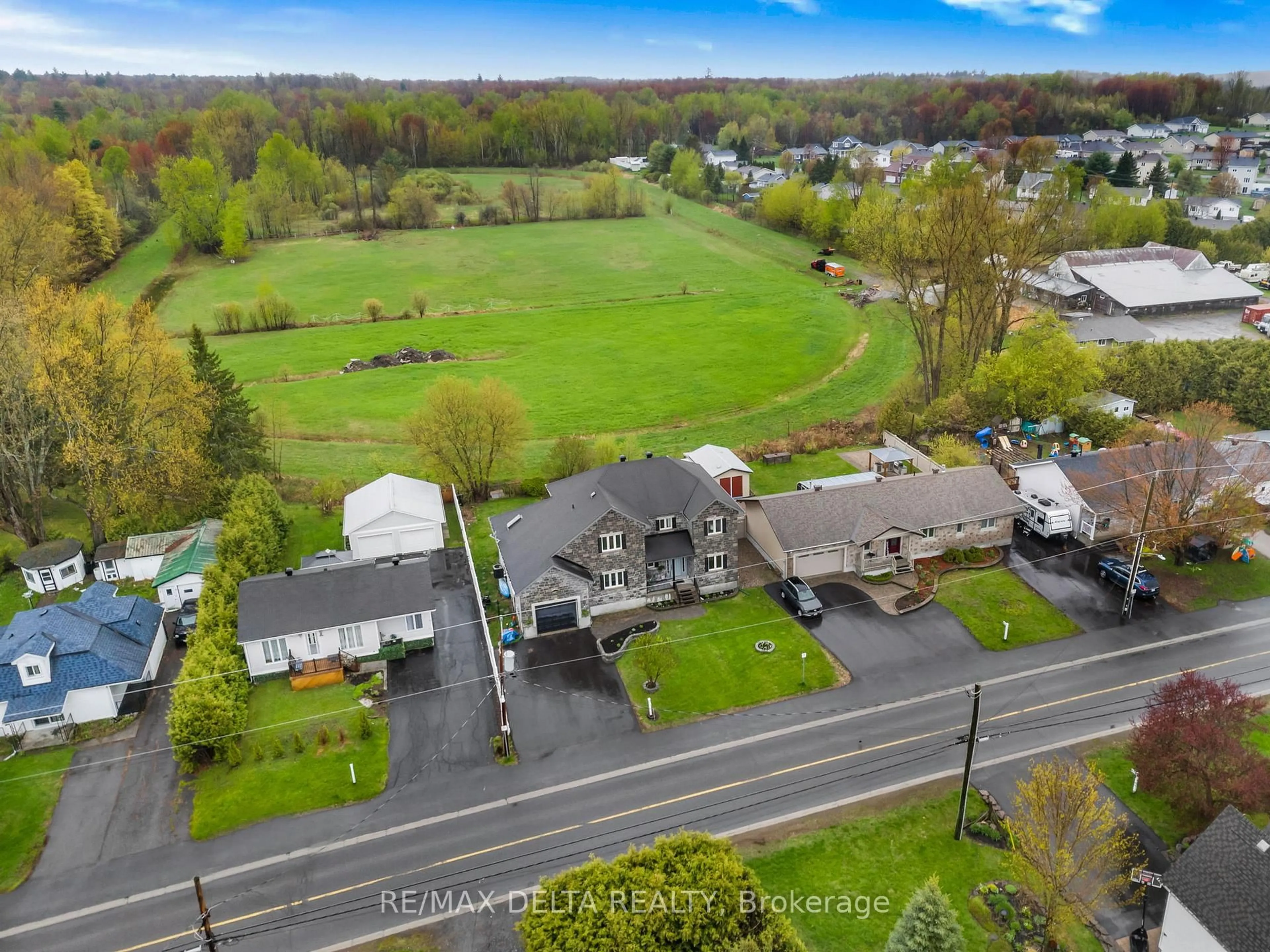 A pic from outside/outdoor area/front of a property/back of a property/a pic from drone, street for 1820 LANDRY Rd, Clarence-Rockland Ontario K0A 1N0