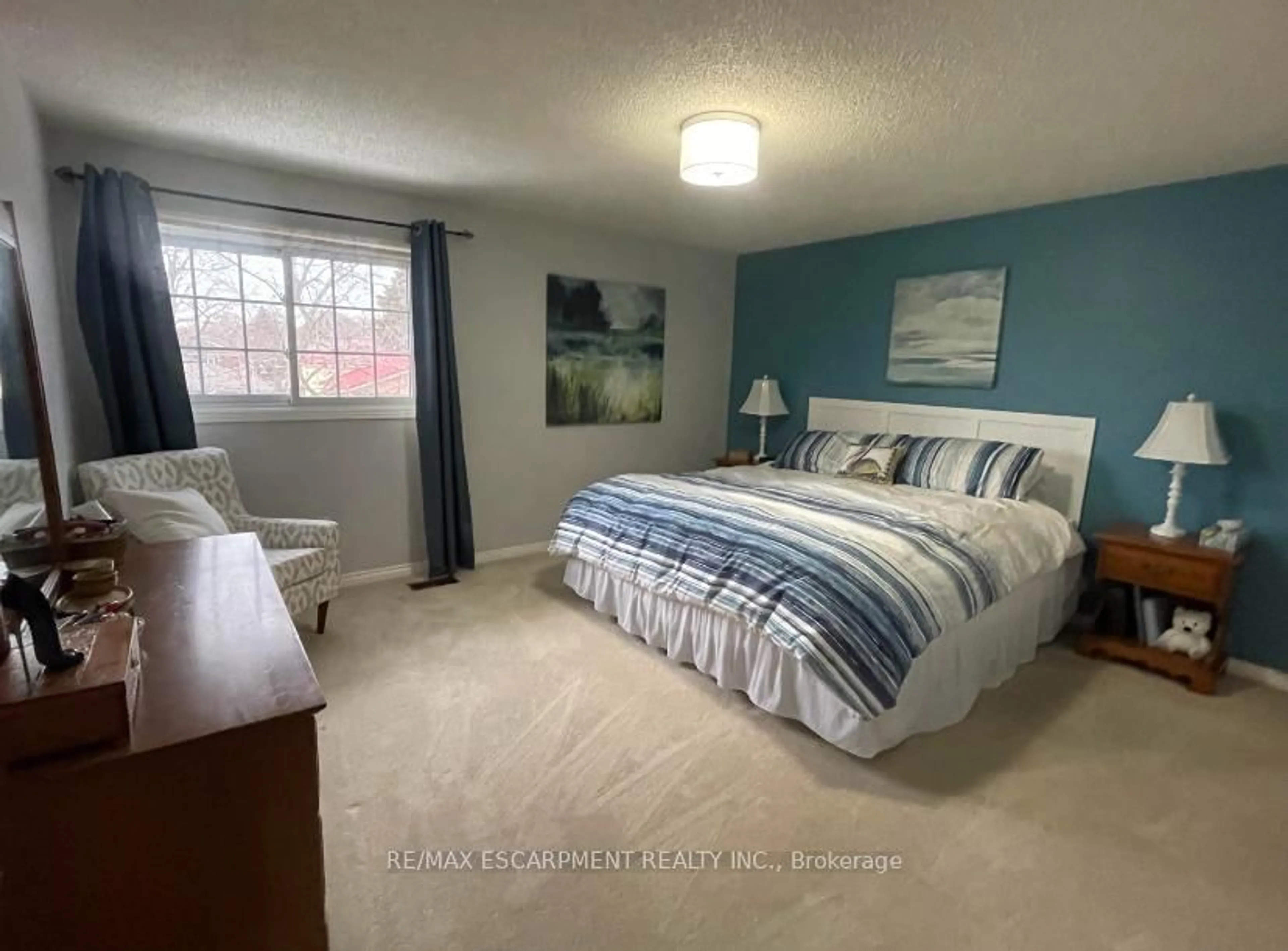 A pic of a room for 31 Blackfriar Lane, Brantford Ontario N3R 7M2