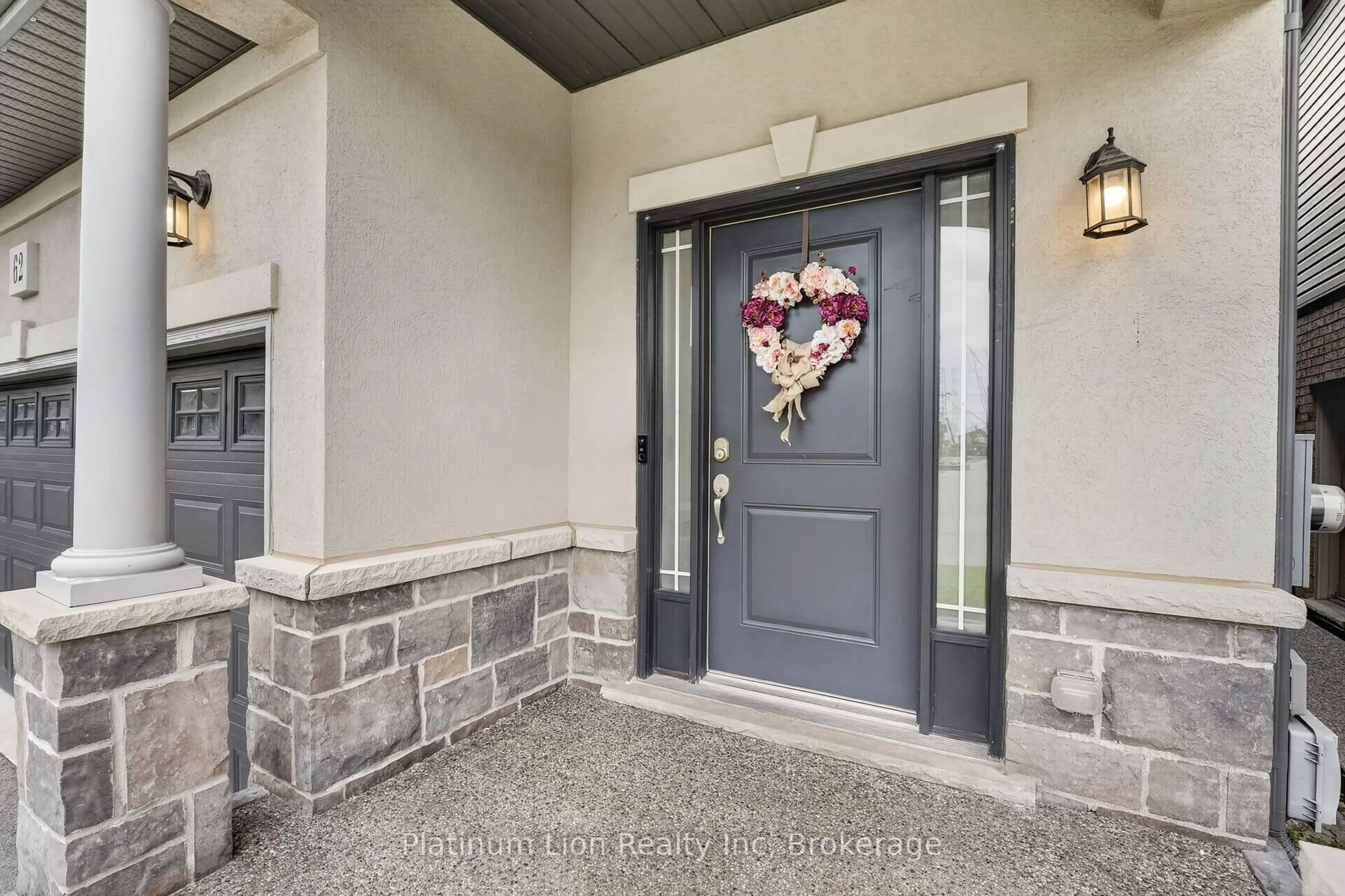 Indoor entryway for 62 Bethune Ave, Hamilton Ontario L0R 1P0
