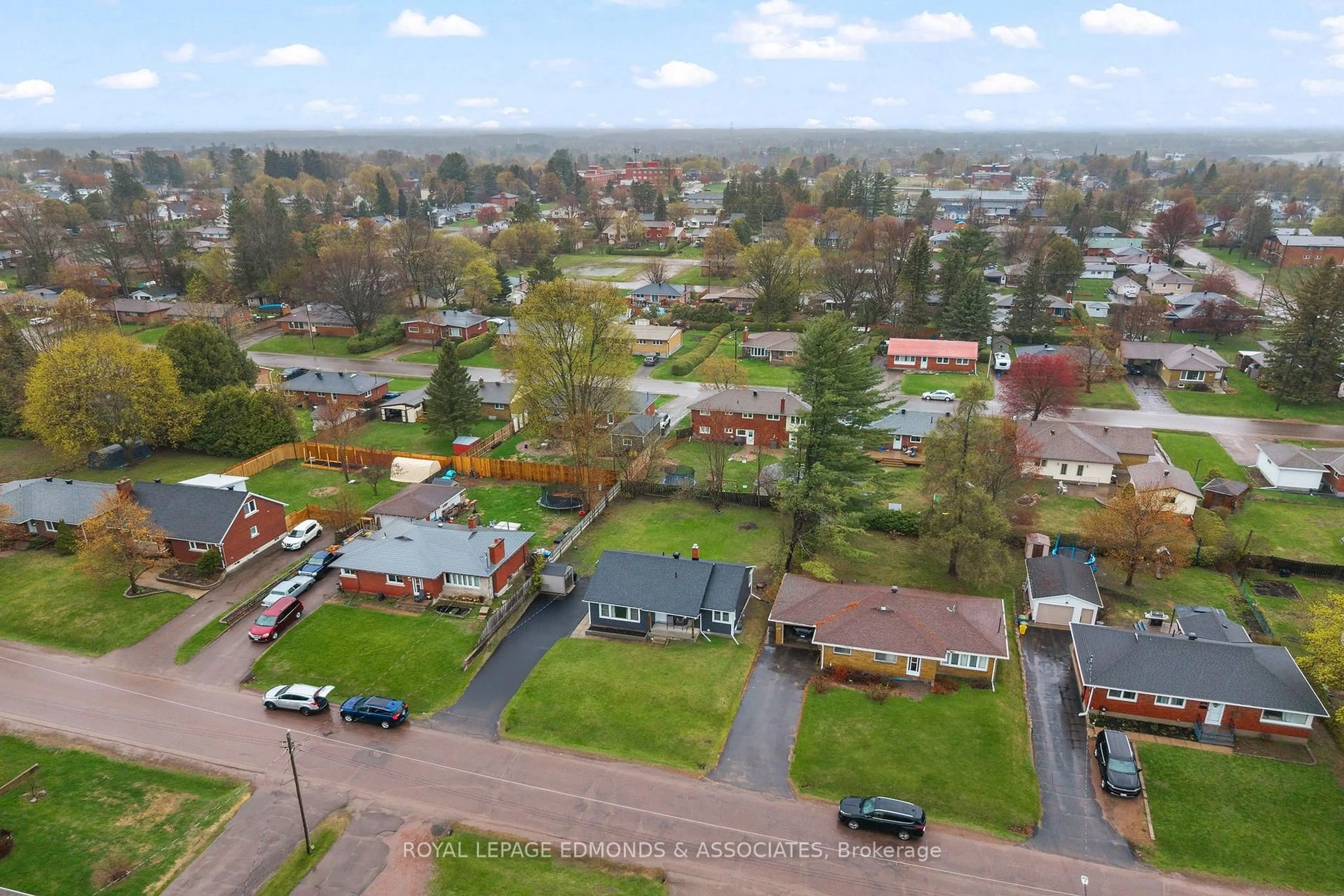A pic from outside/outdoor area/front of a property/back of a property/a pic from drone, street for 266 Clemow Ave, Pembroke Ontario K8A 2E4