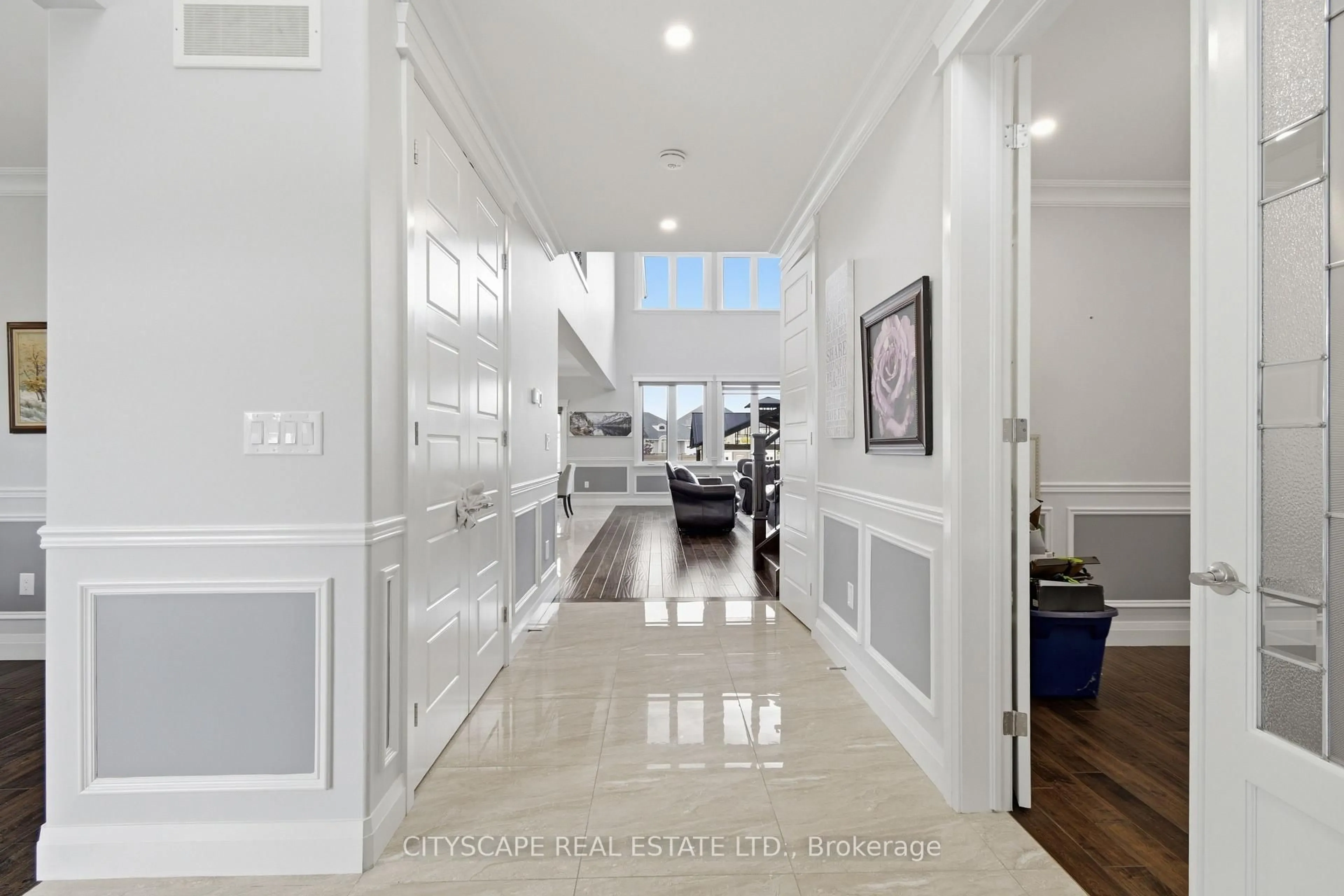 Indoor entryway for 30 Augustus Crt, LaSalle Ontario N9H 0G6