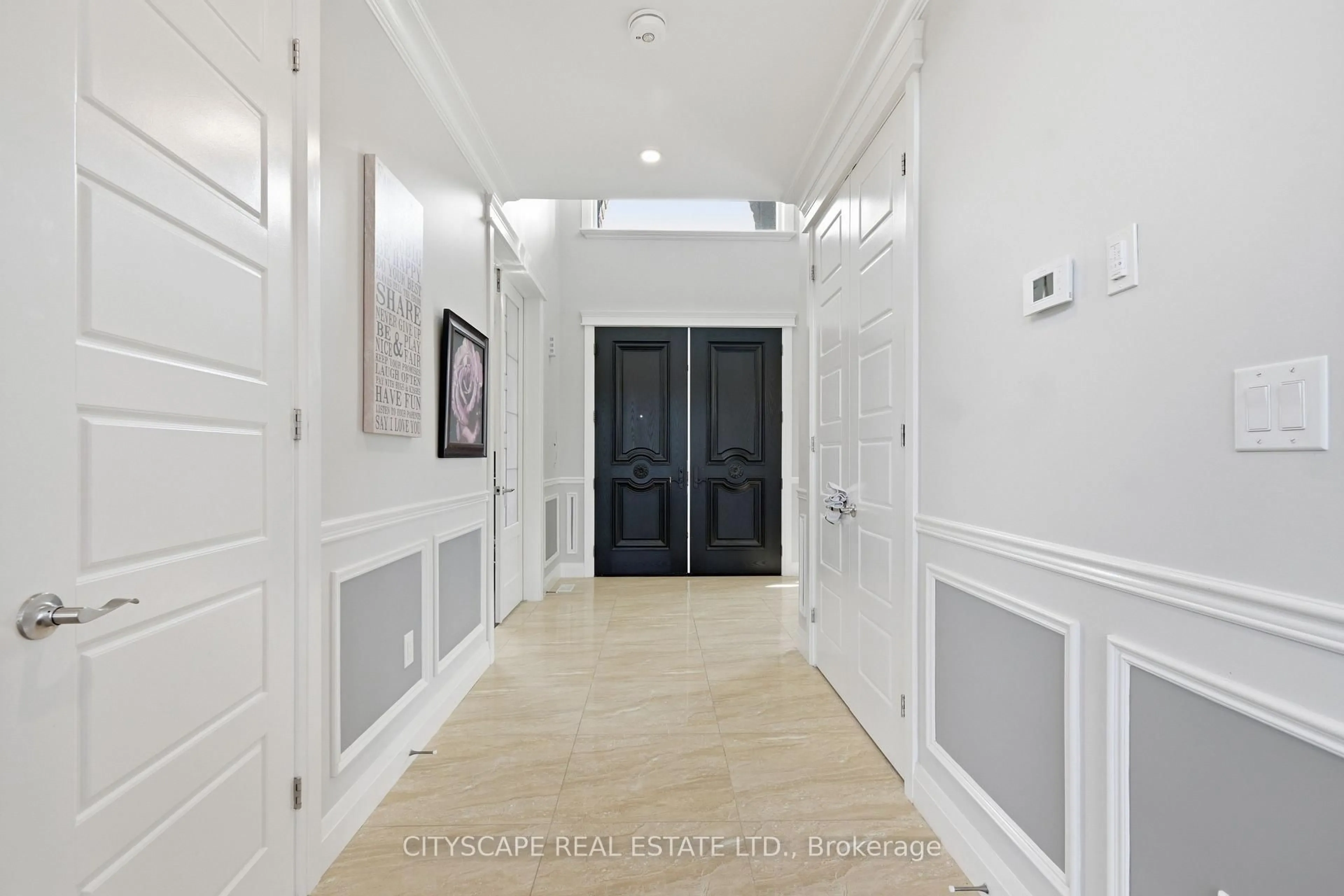 Indoor foyer for 30 Augustus Crt, LaSalle Ontario N9H 0G6