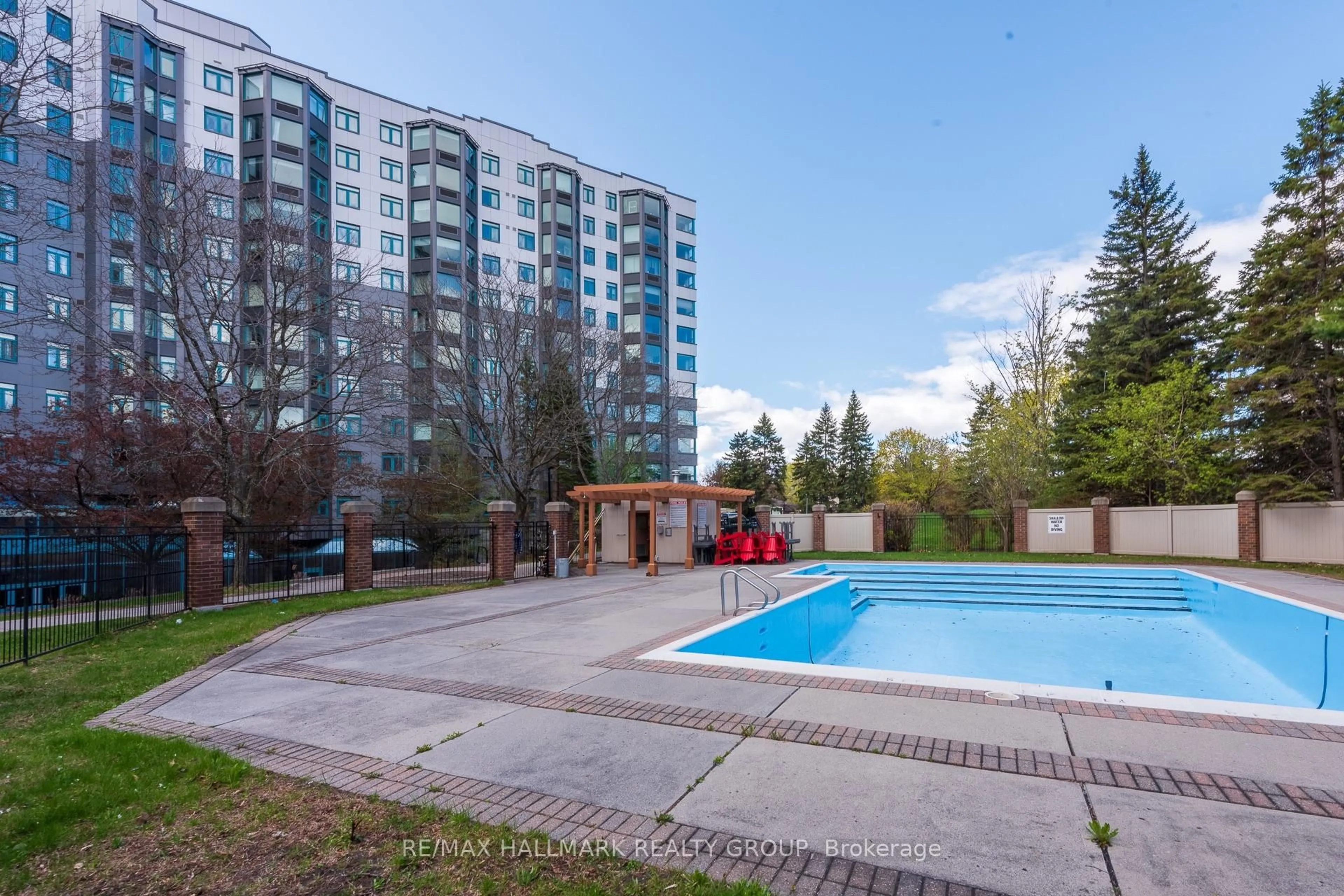 Pool for 1025 Grenon Ave #303, Ottawa Ontario K2B 8S5