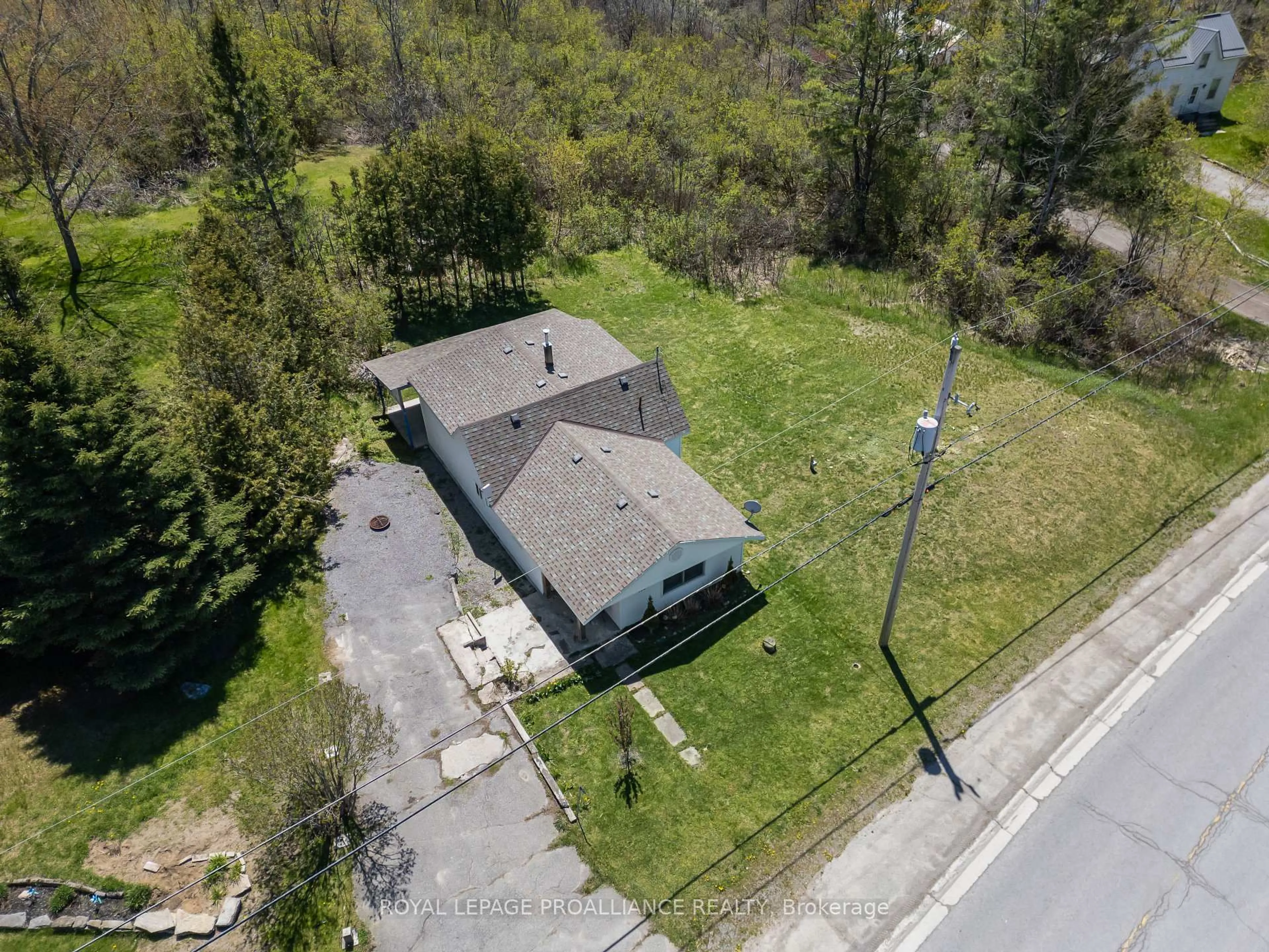 A pic from outside/outdoor area/front of a property/back of a property/a pic from drone, street for 192 Crookston Rd, Madoc Ontario K0K 2K0